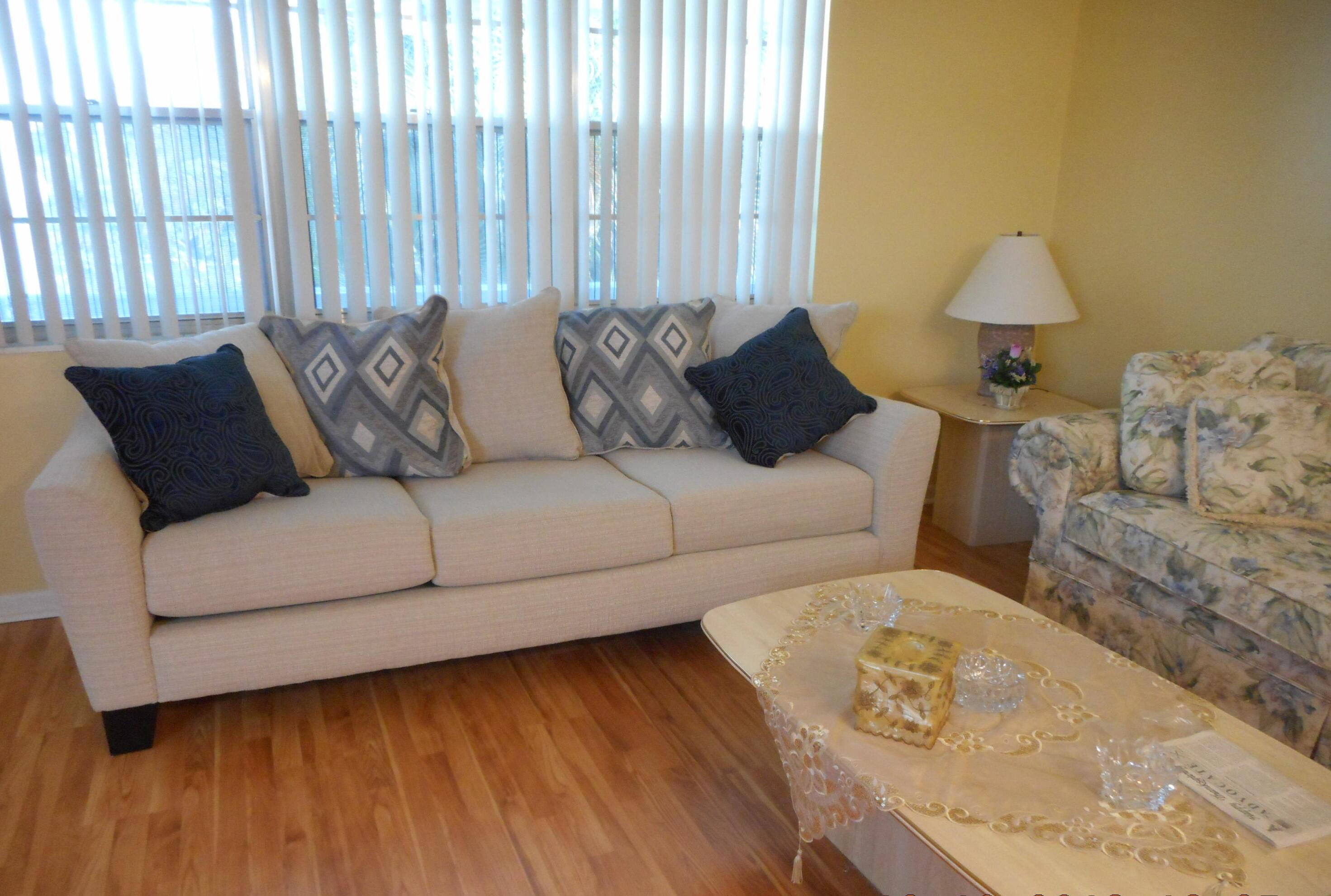 352 Norwich O Property Photo 6