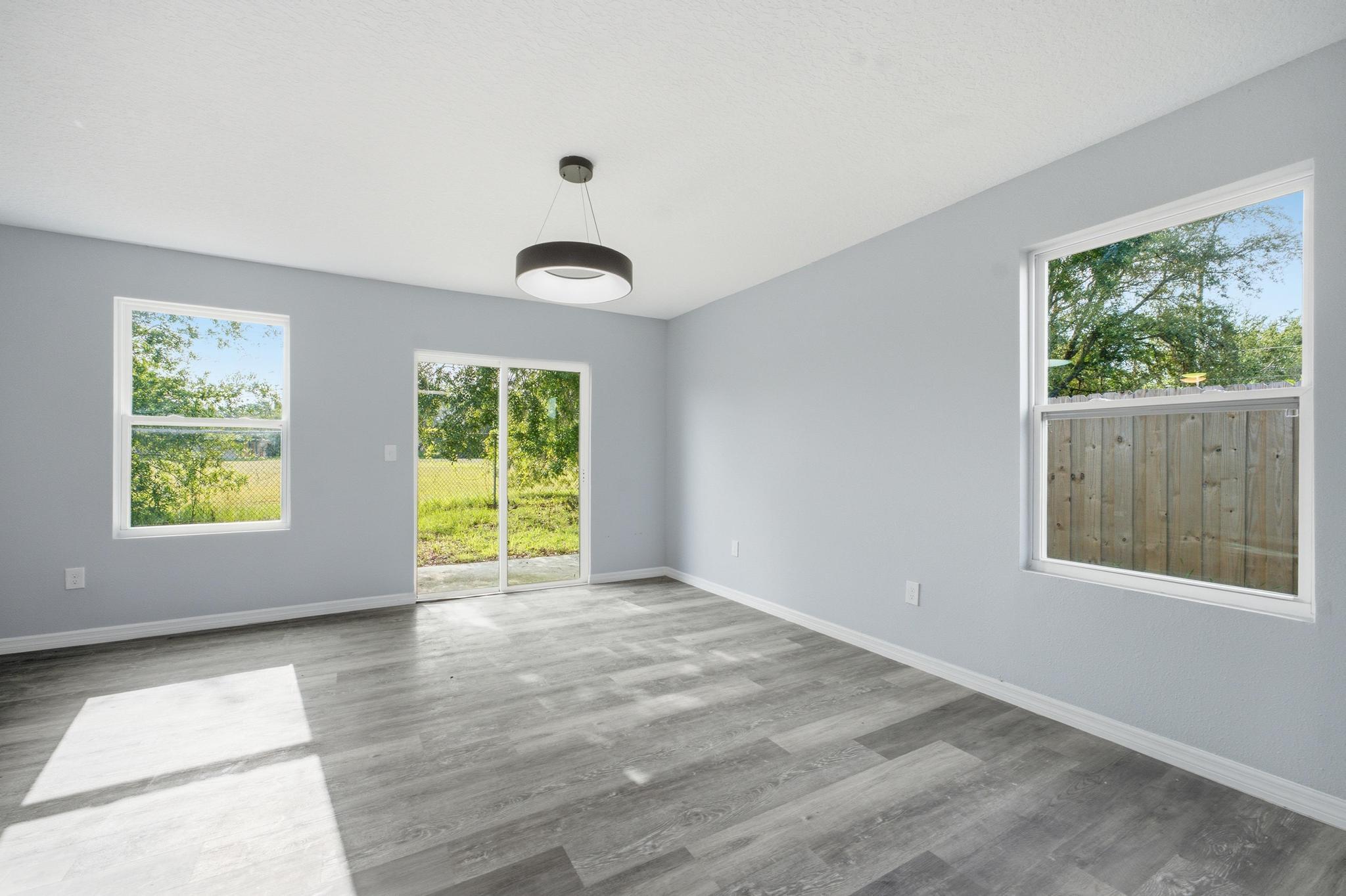 4327 Bessie Circle E Property Photo 9