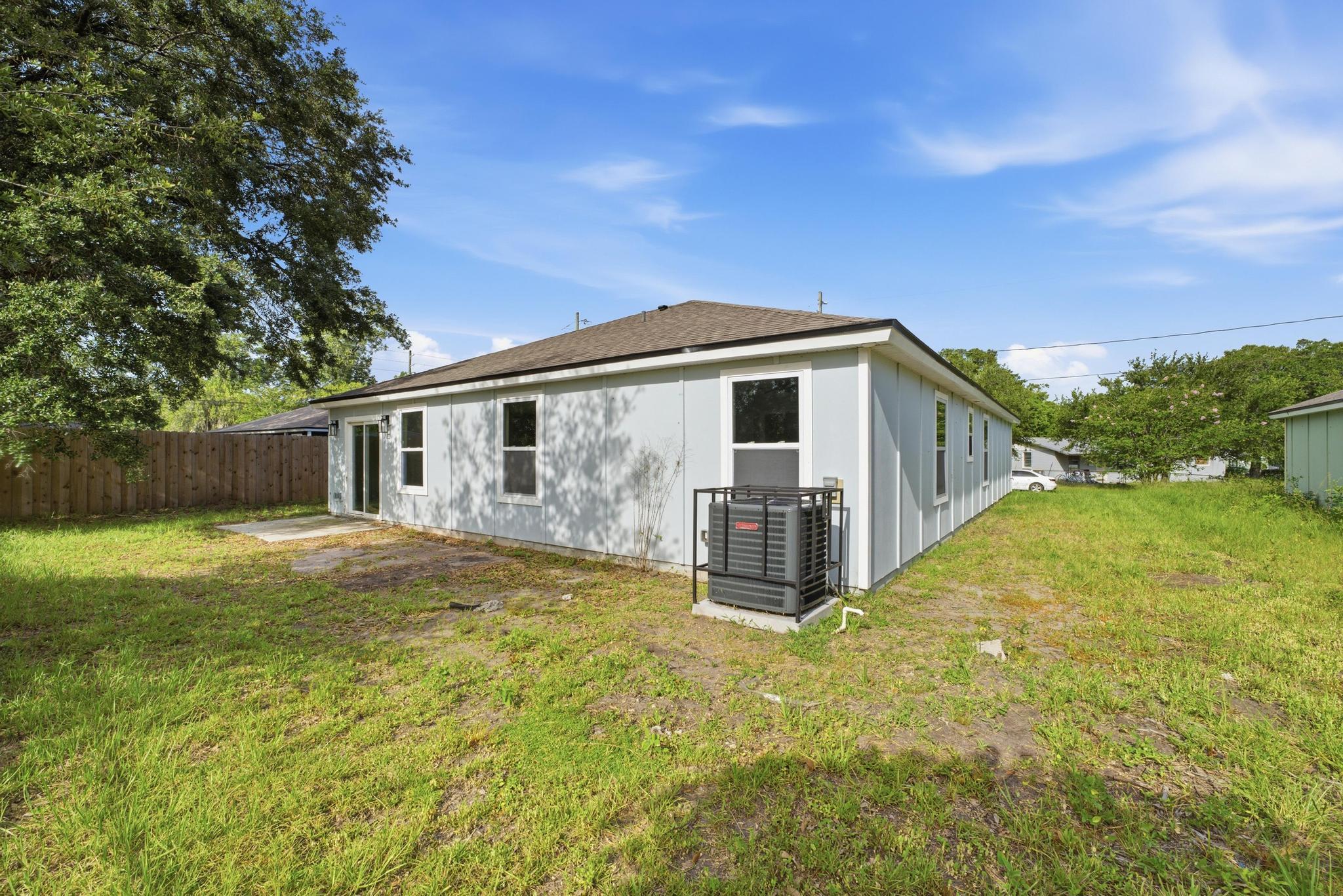 4327 Bessie Circle E Property Photo 25