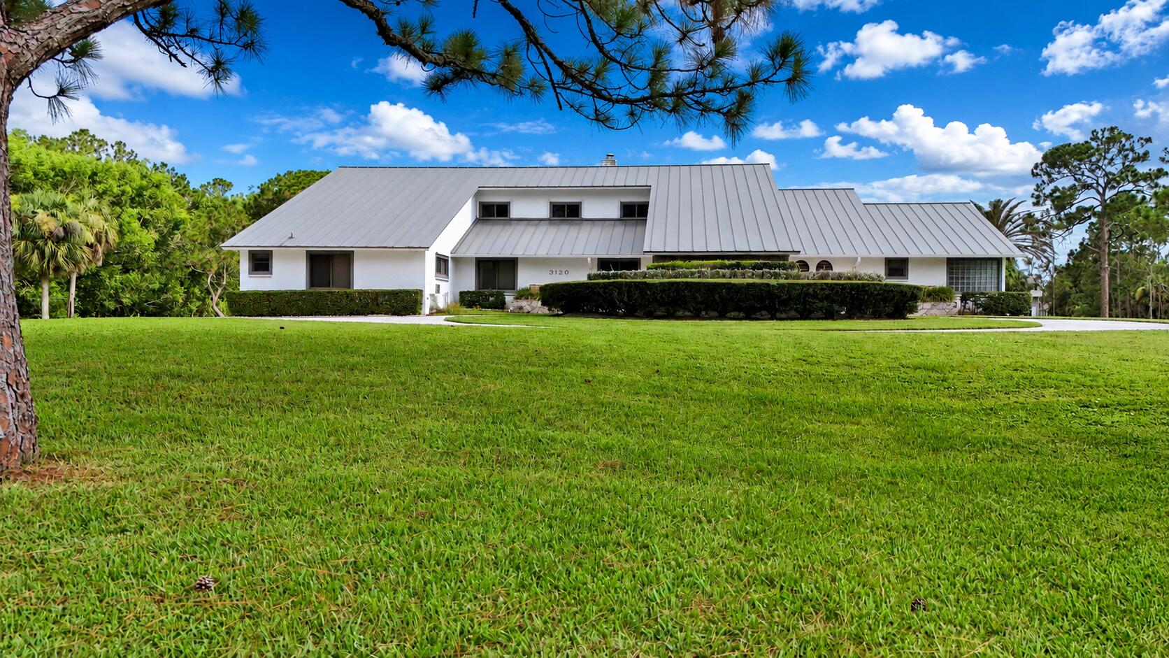 3120 SE Downwinds Road Property Photo 1