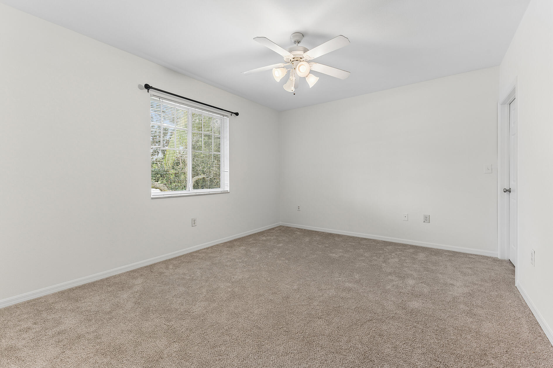 6573 Emerald Dunes Drive 201 Property Photo 6