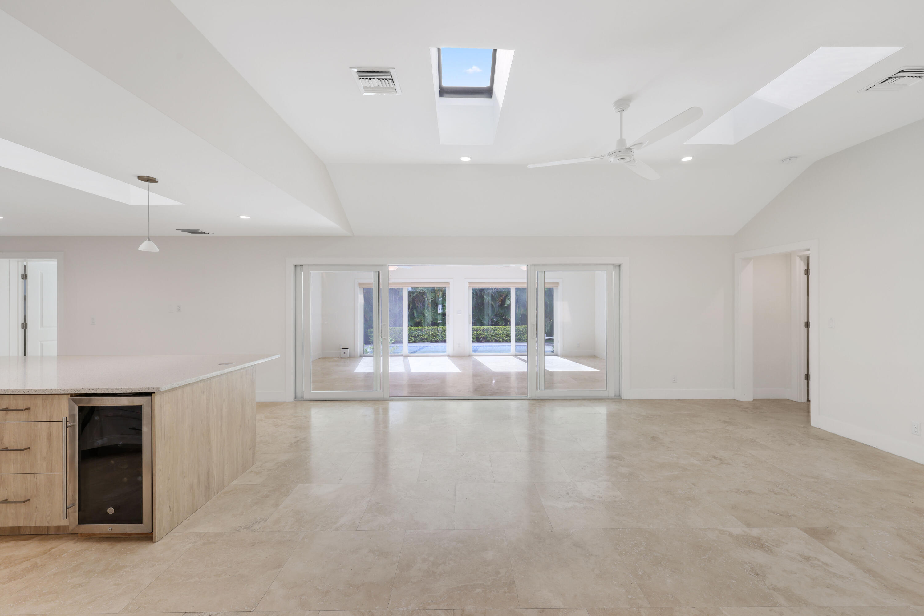 1386 S Atlantic Drive Property Photo 11