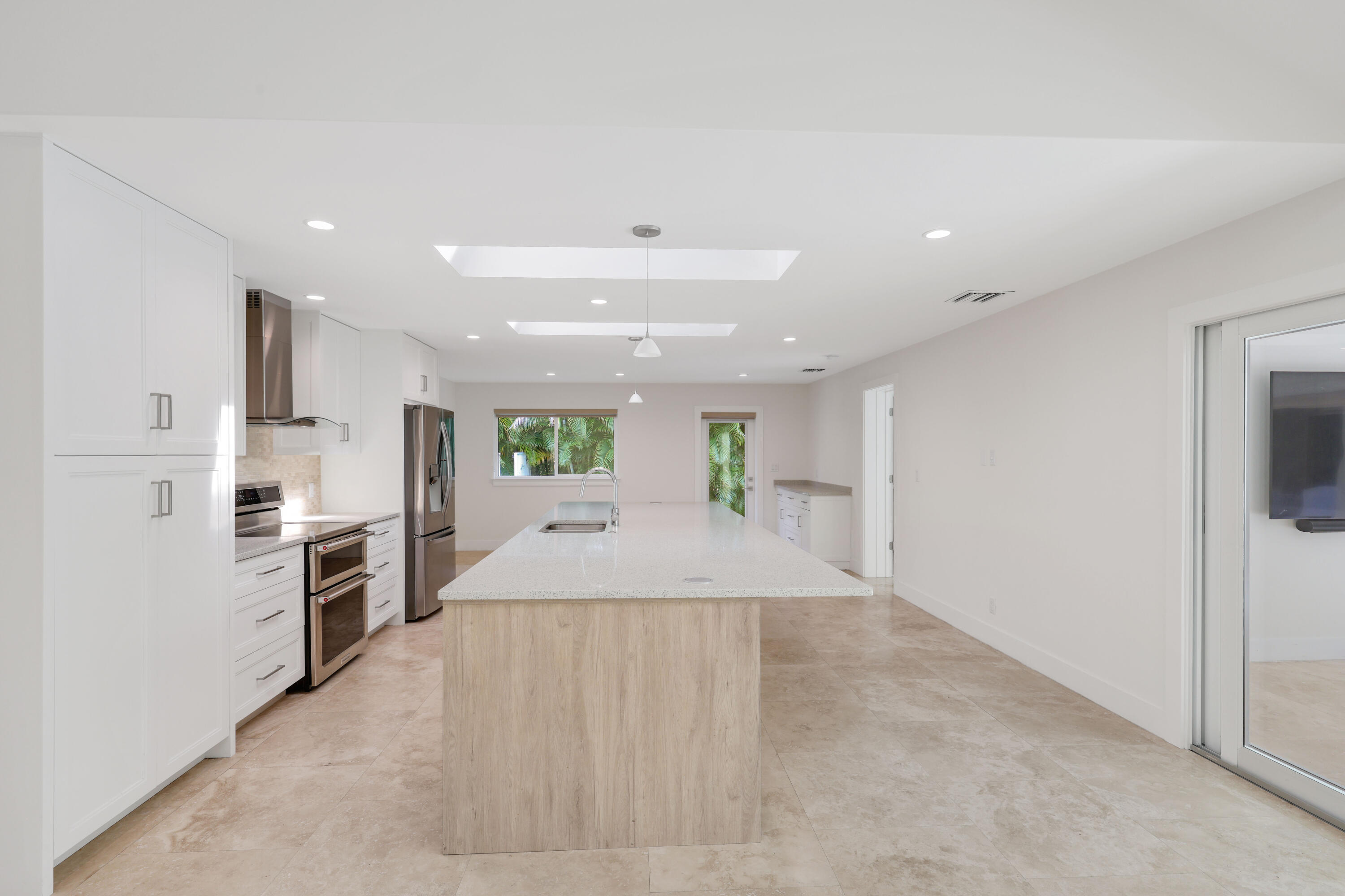 1386 S Atlantic Drive Property Photo 16