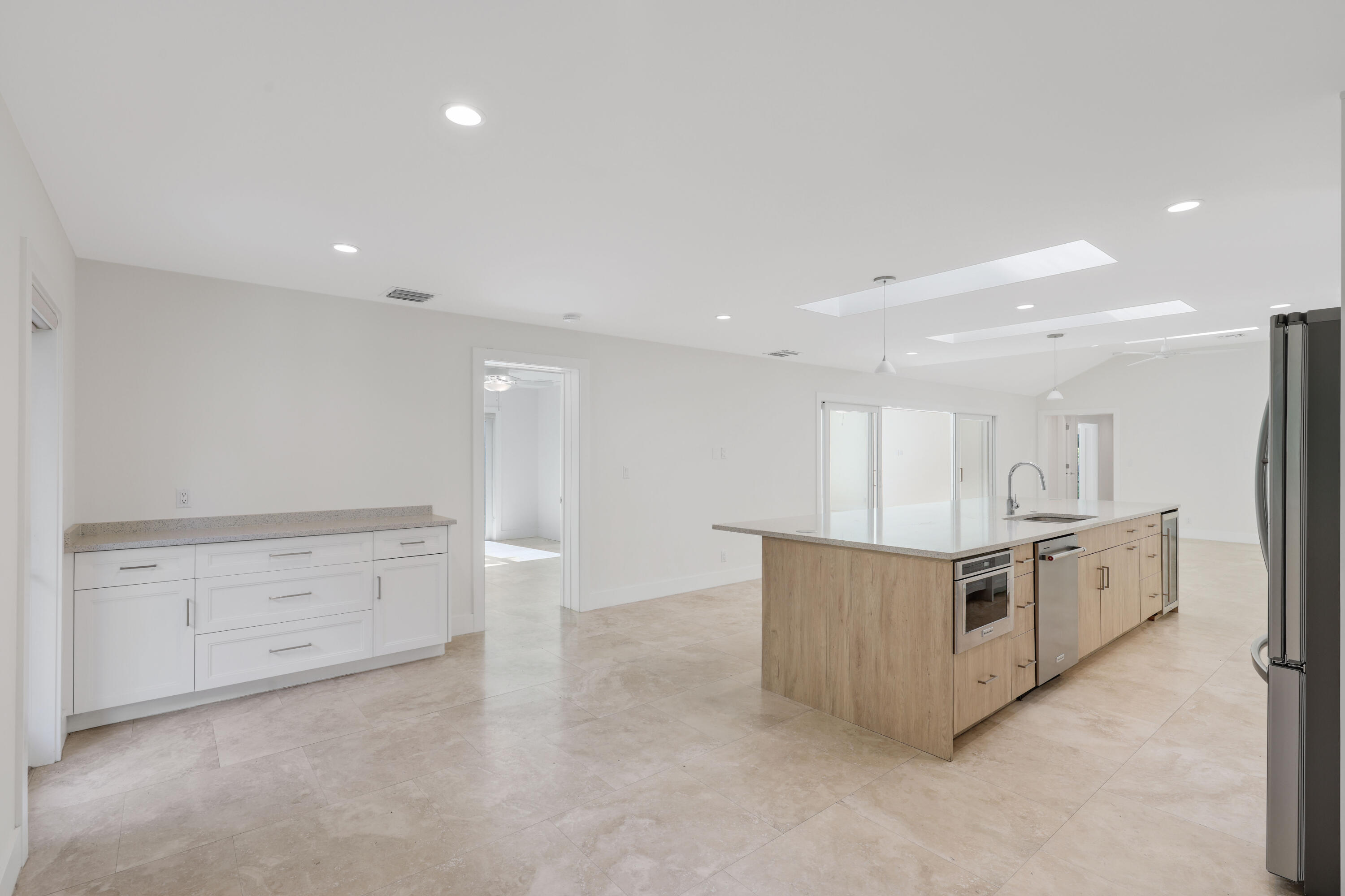 1386 S Atlantic Drive Property Photo 27