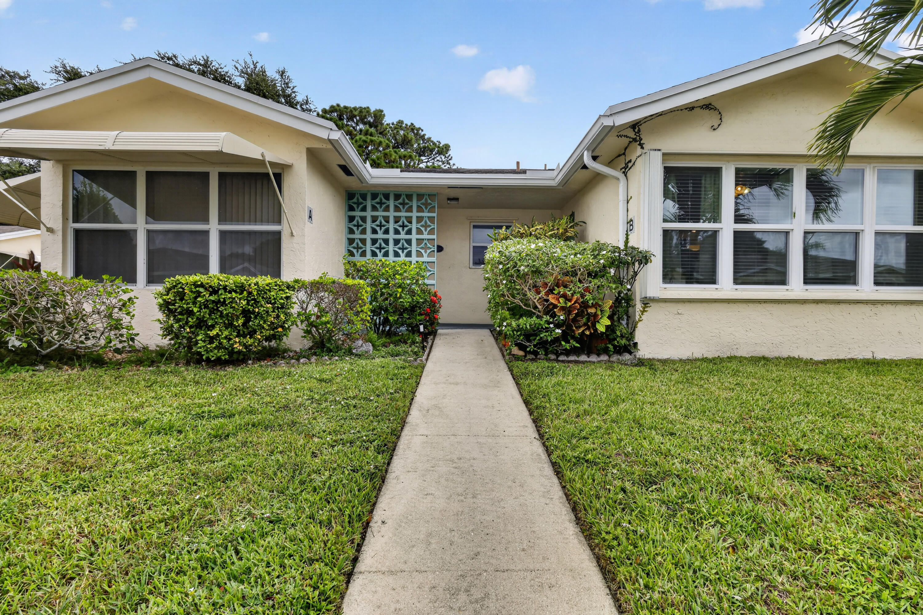 5073 LAKEFRONT Boulevard B Property Photo 1