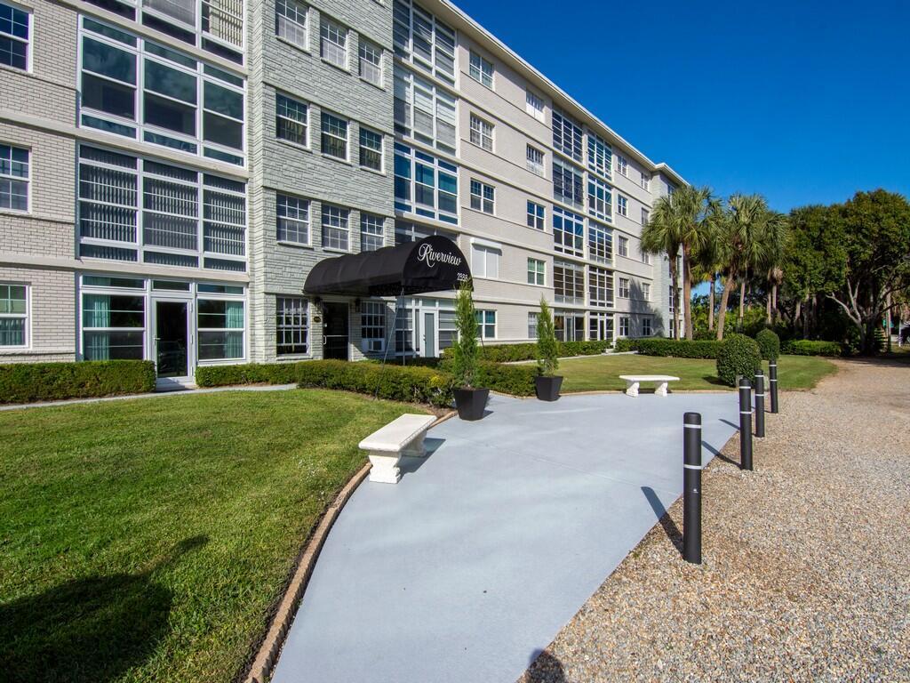 2333 Indian River Boulevard Property Photo 1