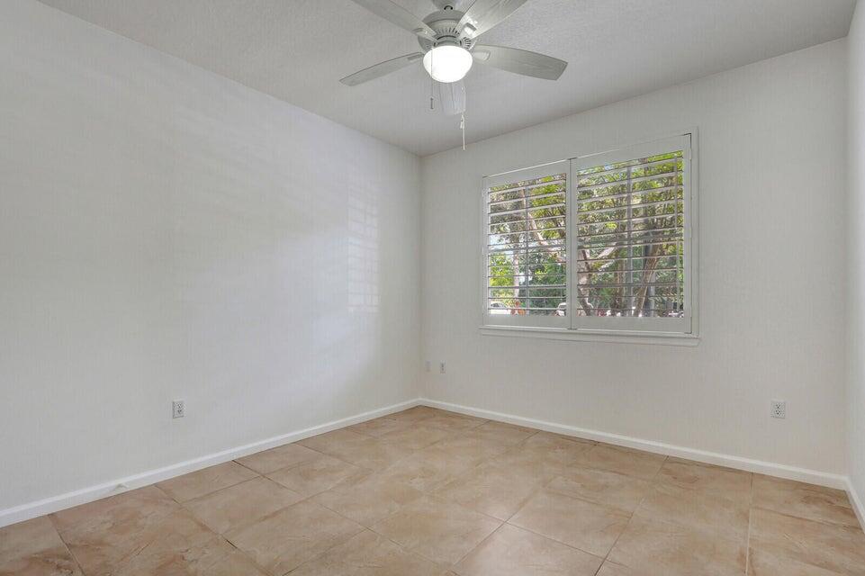 7101 Myrtlewood Circle W Property Photo 13