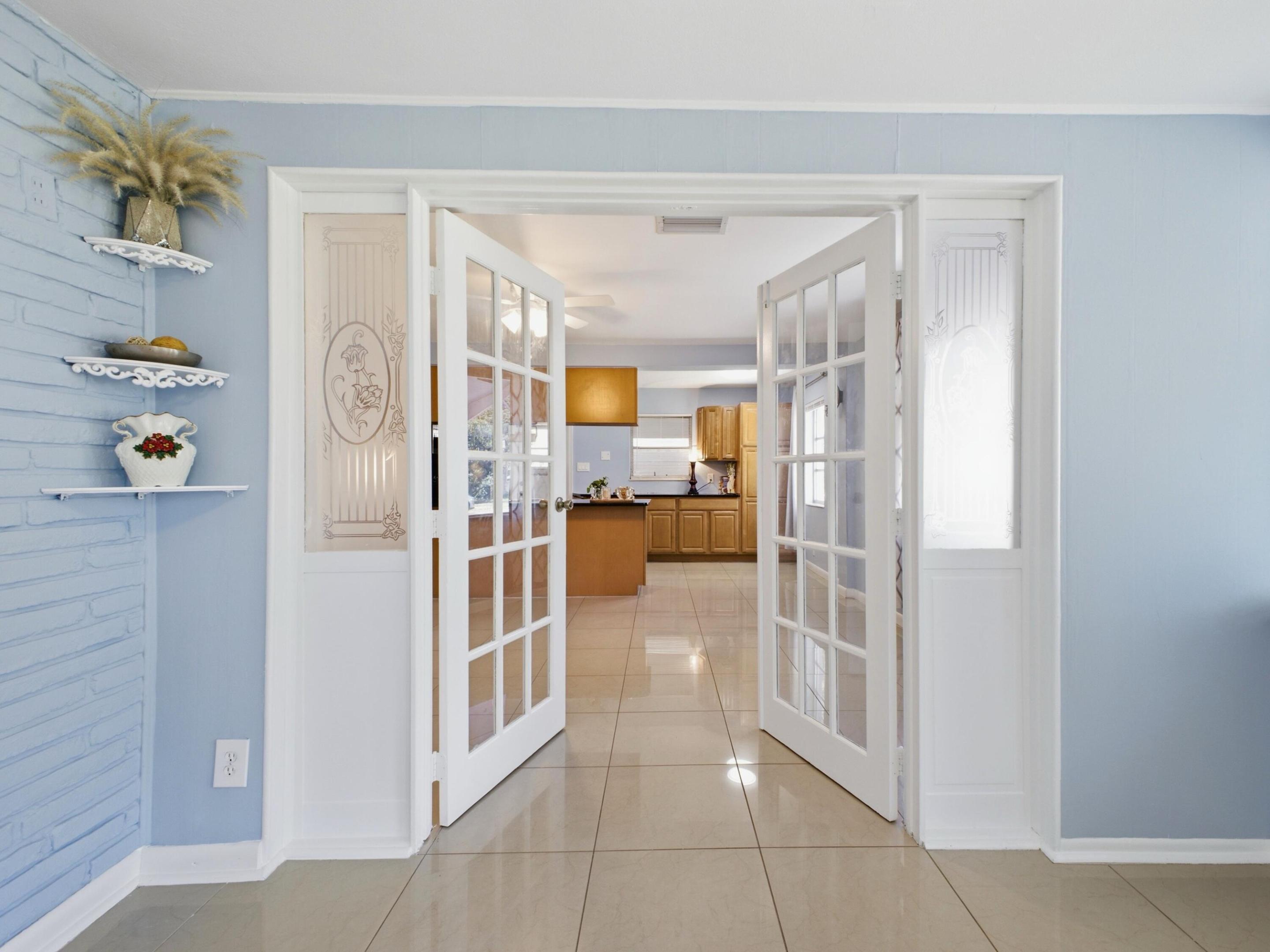 370 Orange Way Property Photo 15