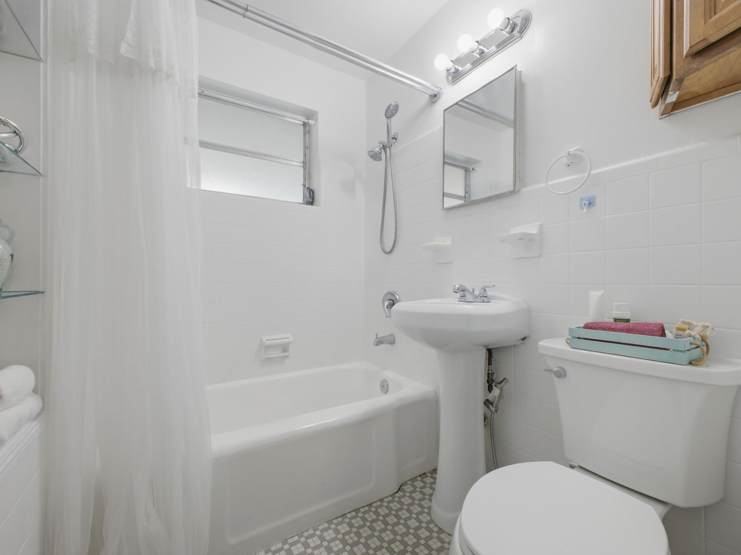 370 Orange Way Property Photo 22