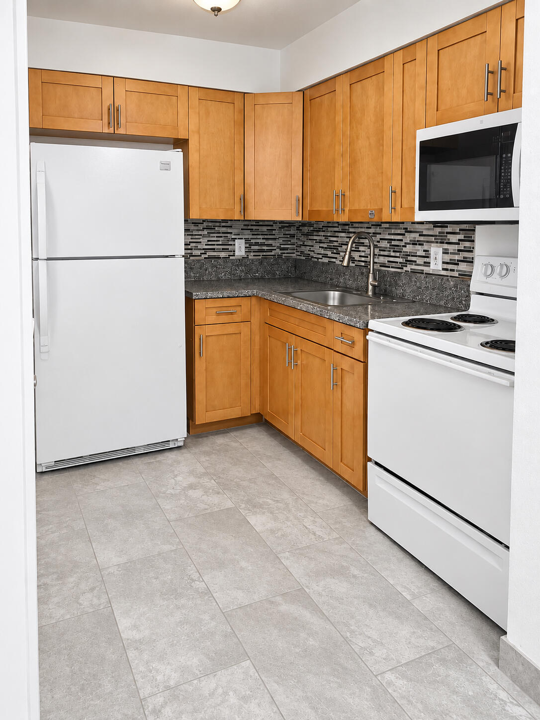 3640 Ne 1st Avenue 3 Property Photo 6