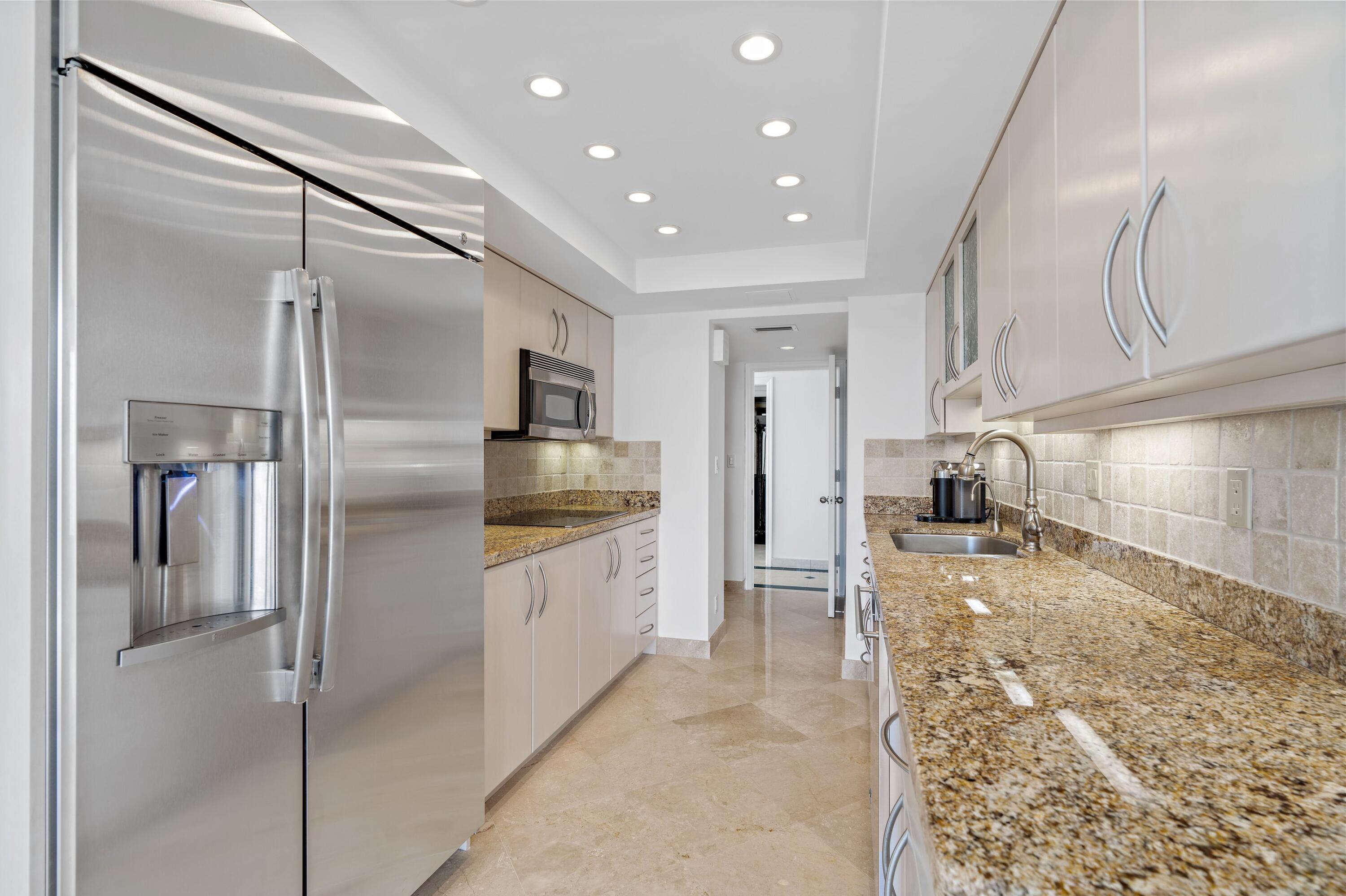 3300 S Ocean Boulevard 303n Property Photo 5