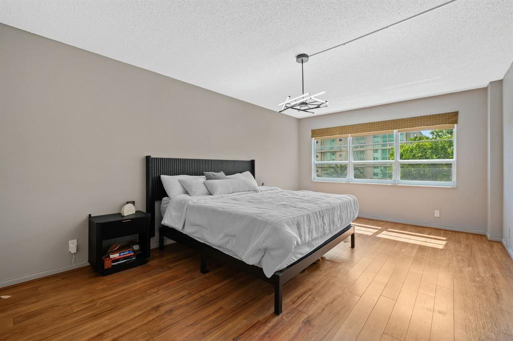 340 Sunset Drive 401 Property Photo 14