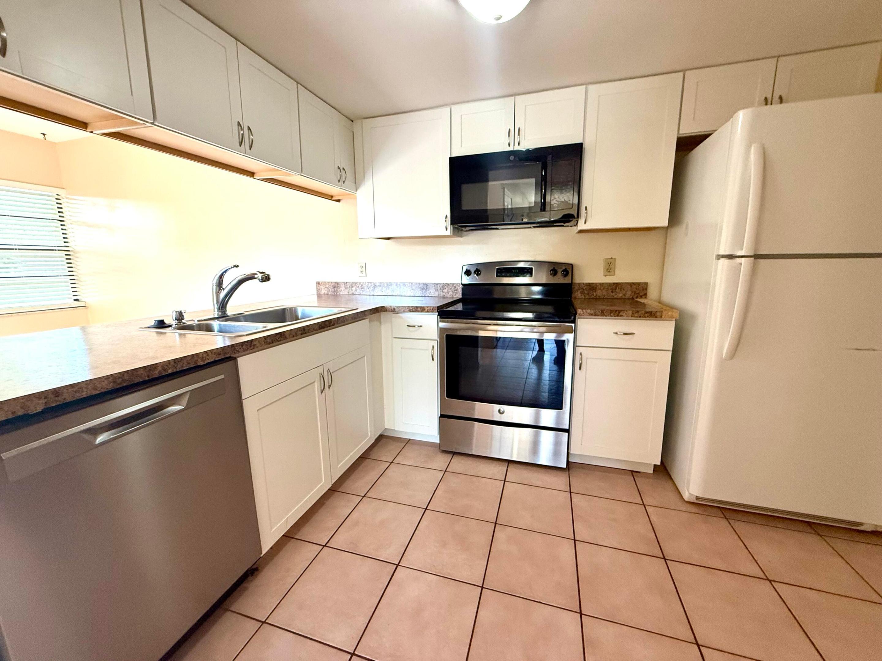 3100 Se Brook Street Property Photo 8