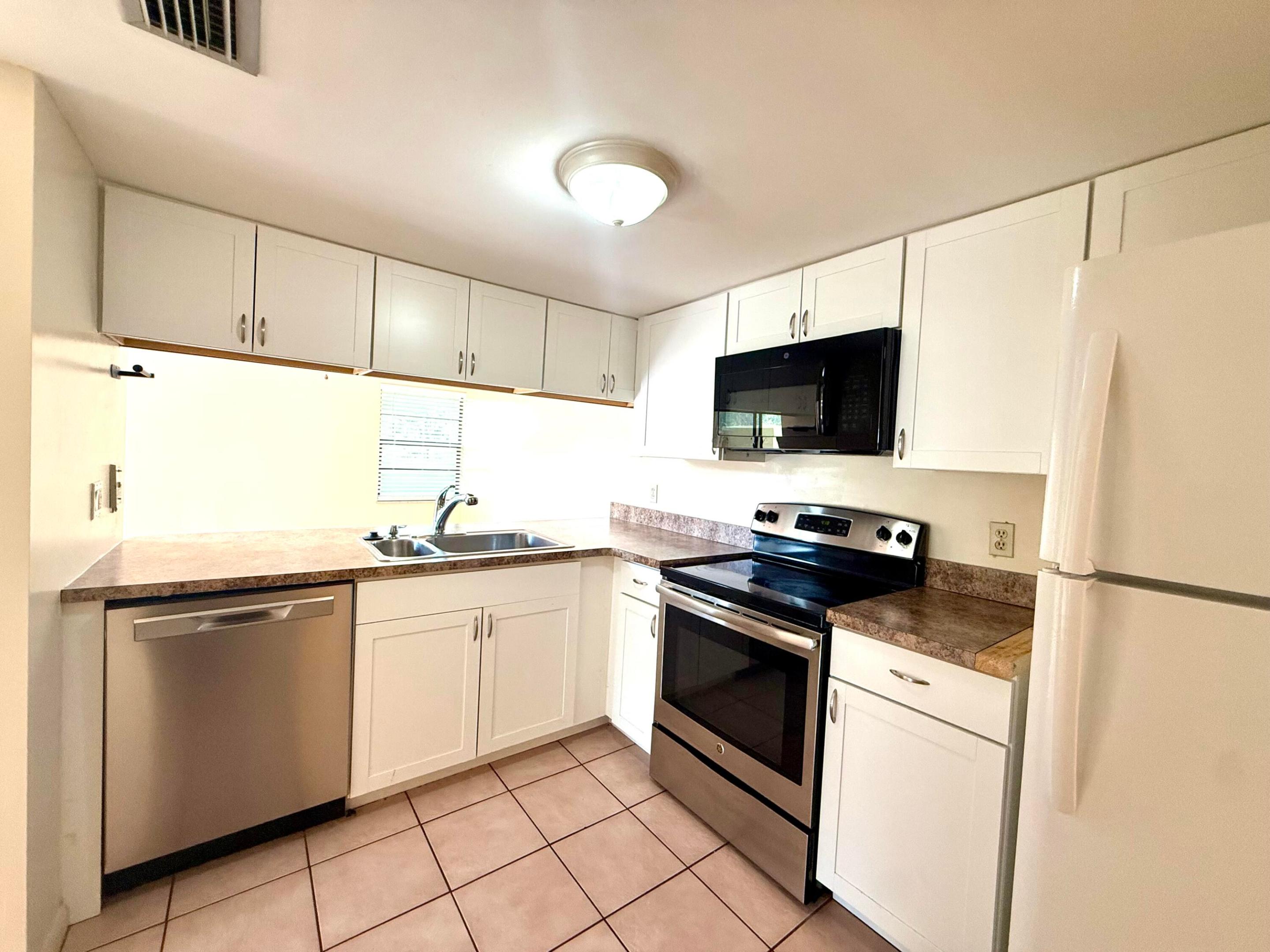 3100 Se Brook Street Property Photo 9