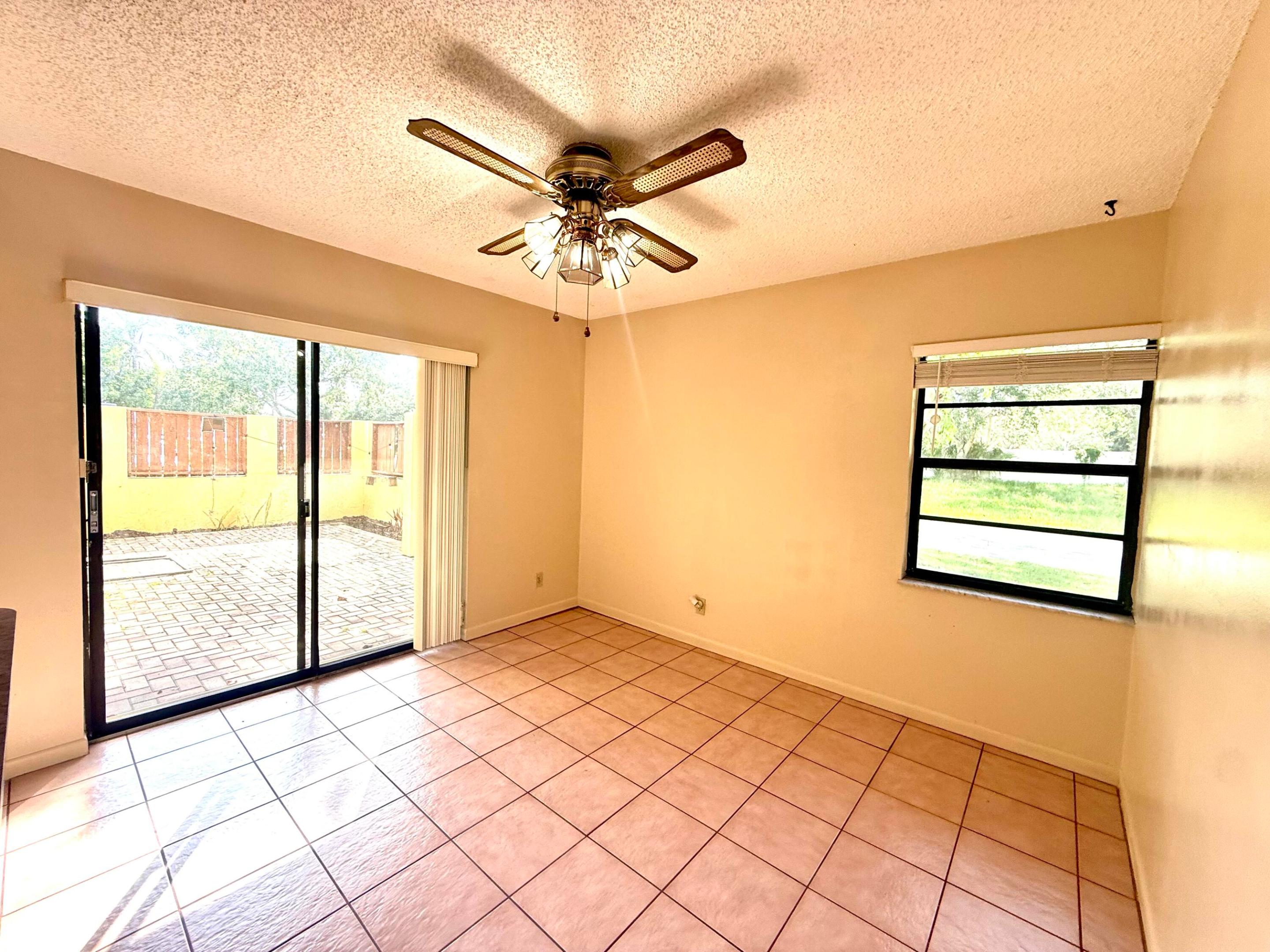 3100 Se Brook Street Property Photo 13