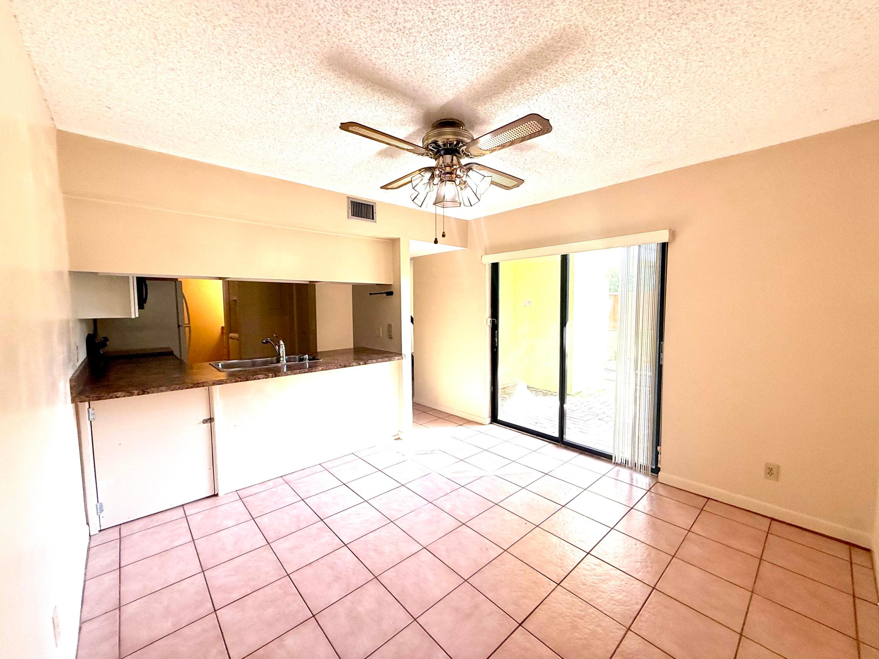 3100 Se Brook Street Property Photo 14