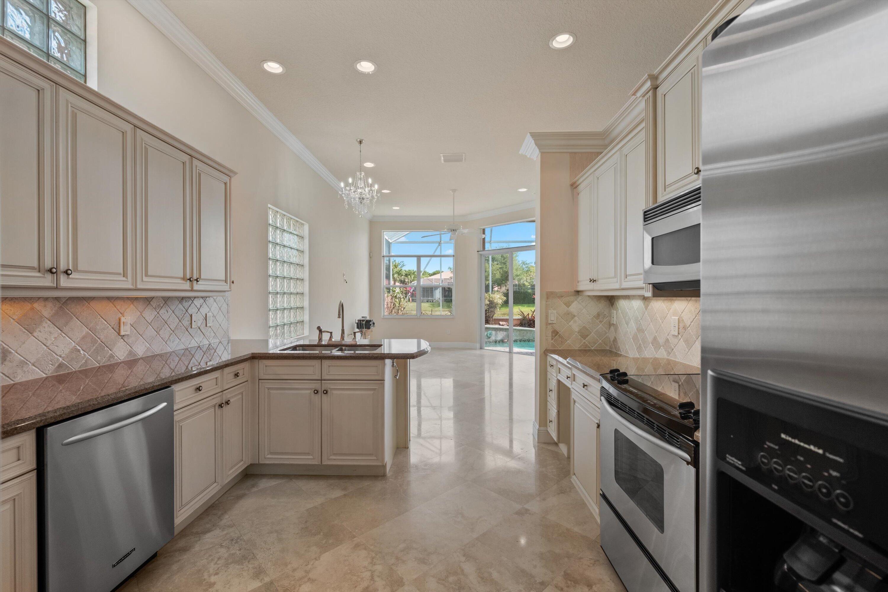 8887 Via Prestigio W Property Photo 8