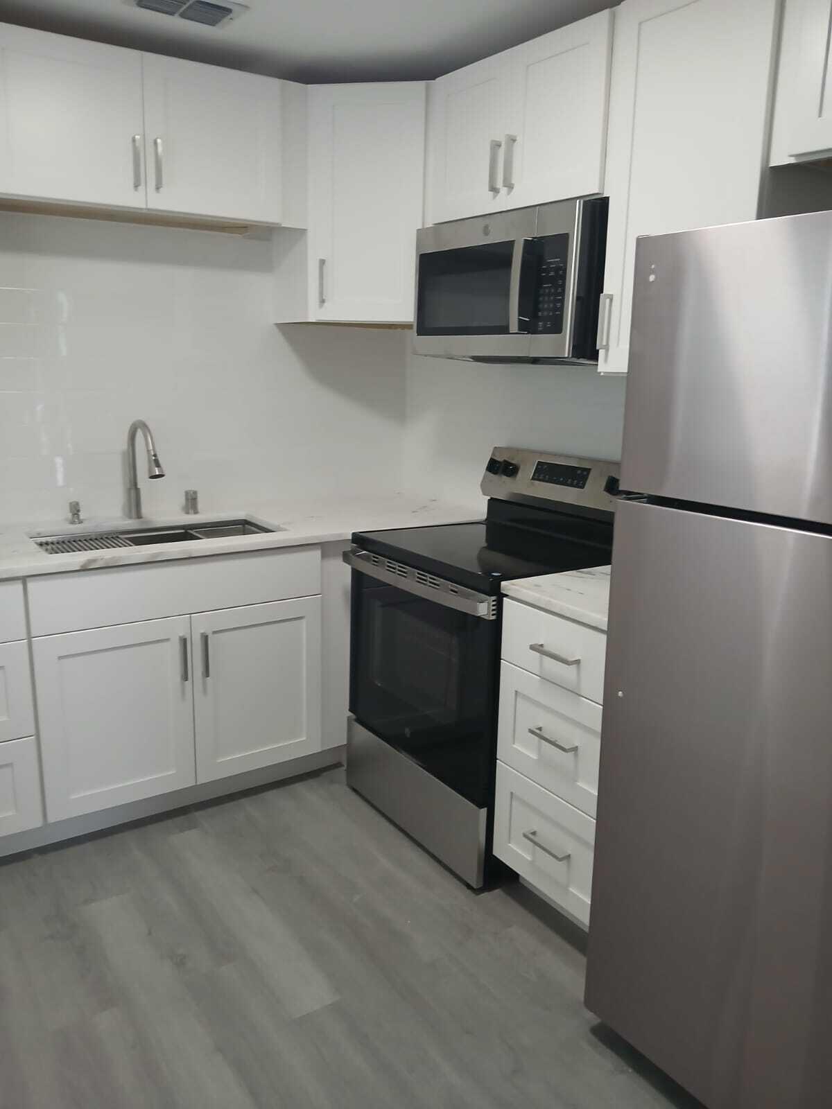 1240 Carlton Court Property Photo 24