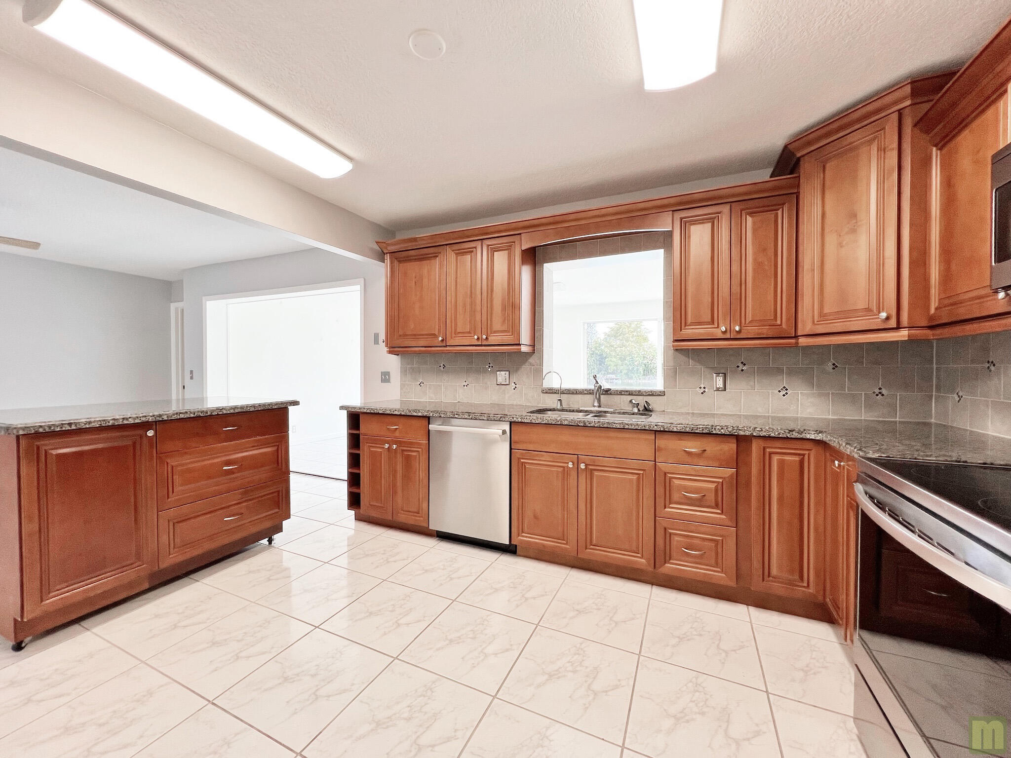 3318 Nw 68th Court Property Photo 6