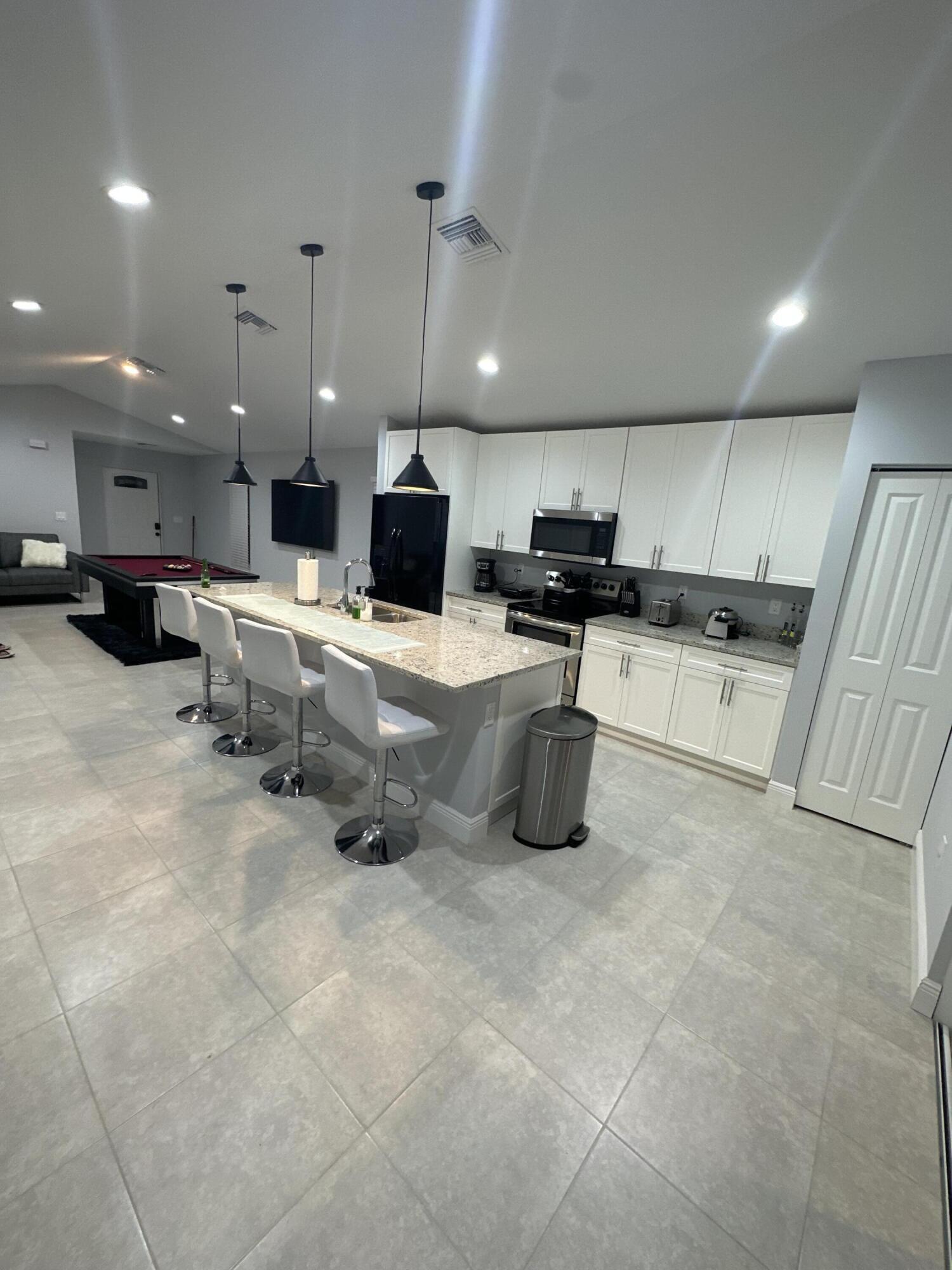 723 20th Street Property Photo 10