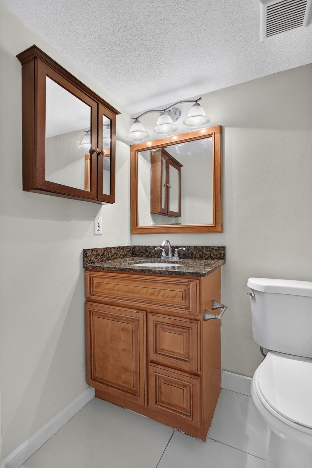 5540 Lakeside Drive 102 Property Photo 9
