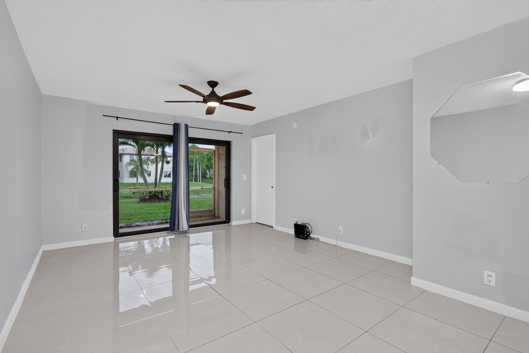 5540 Lakeside Drive 102 Property Photo 14