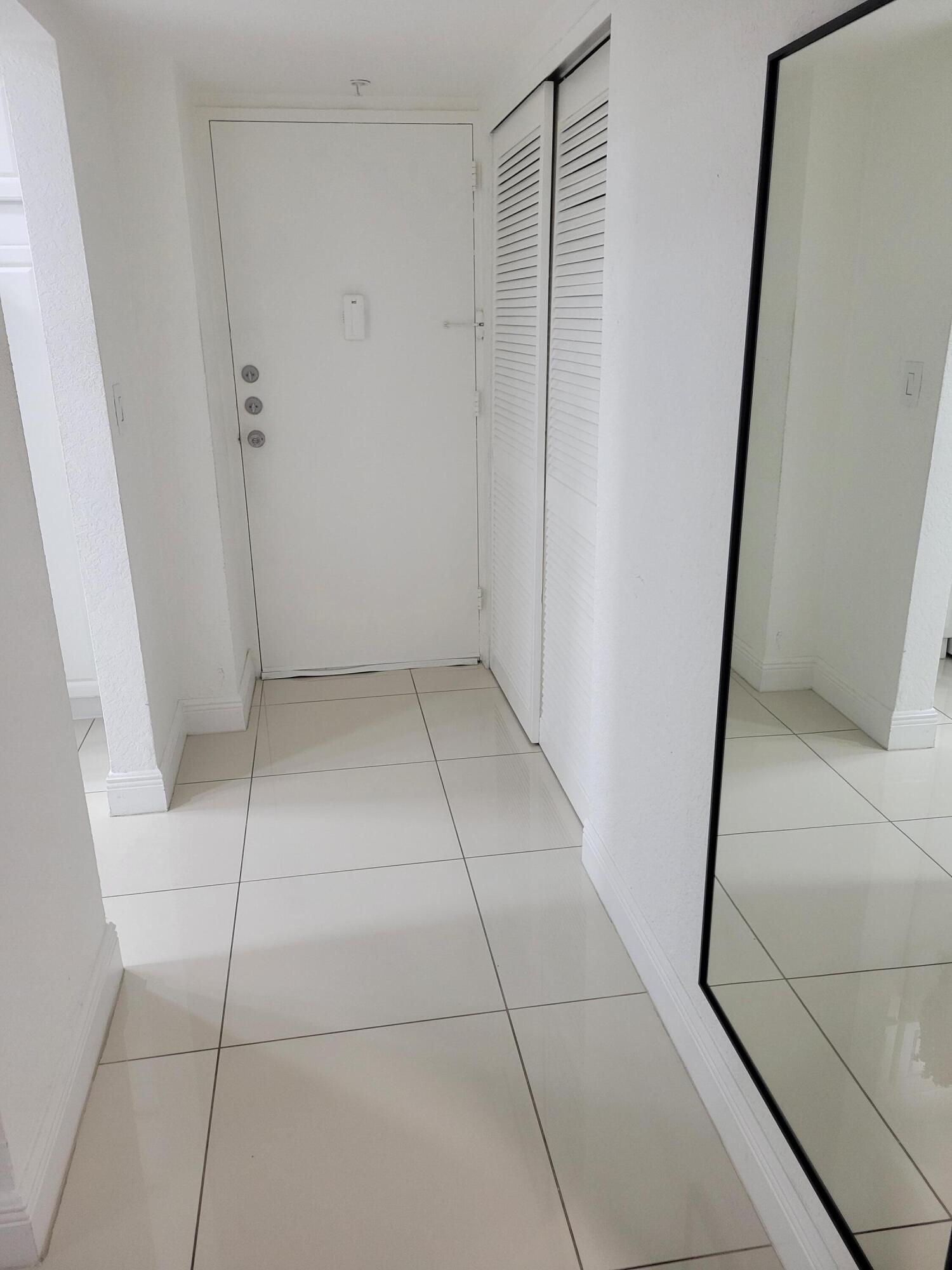 19370 Collins Avenue 623 Property Photo 7