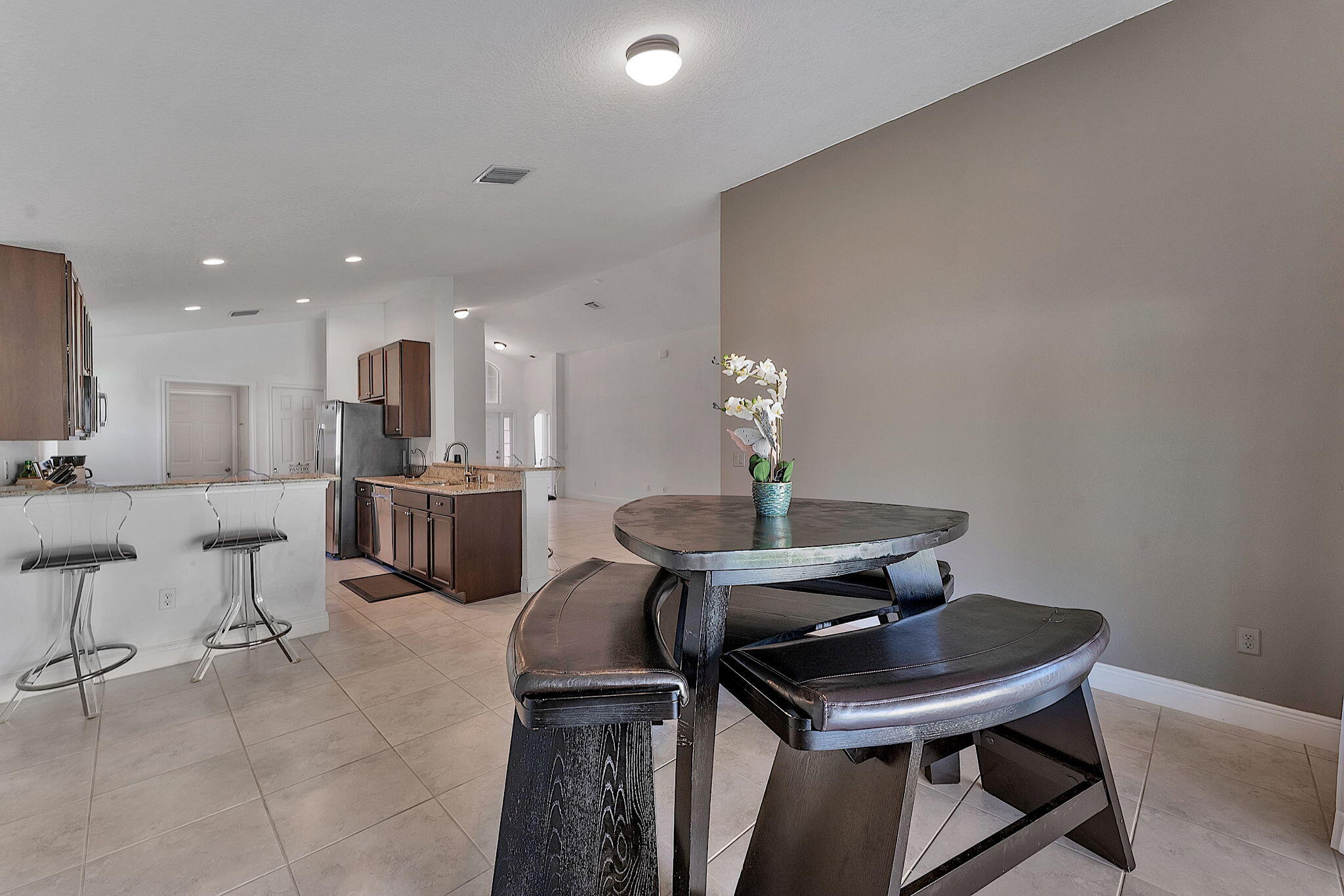 9728 Starboard Drive Property Photo 3