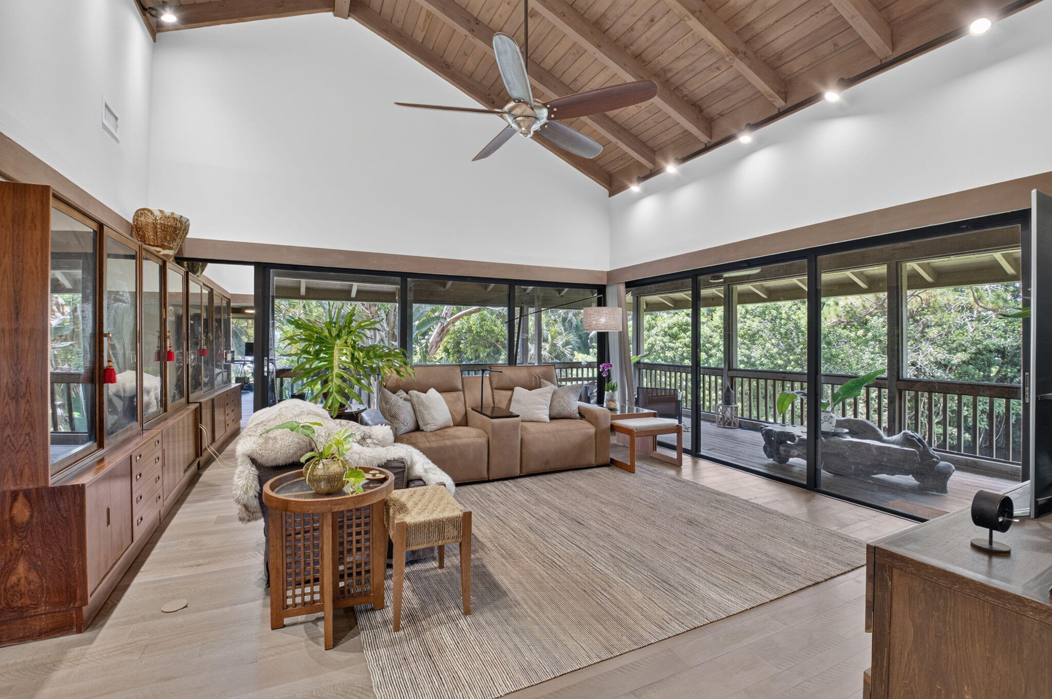 6957 Rain Forest Drive E 4 U Property Photo 8