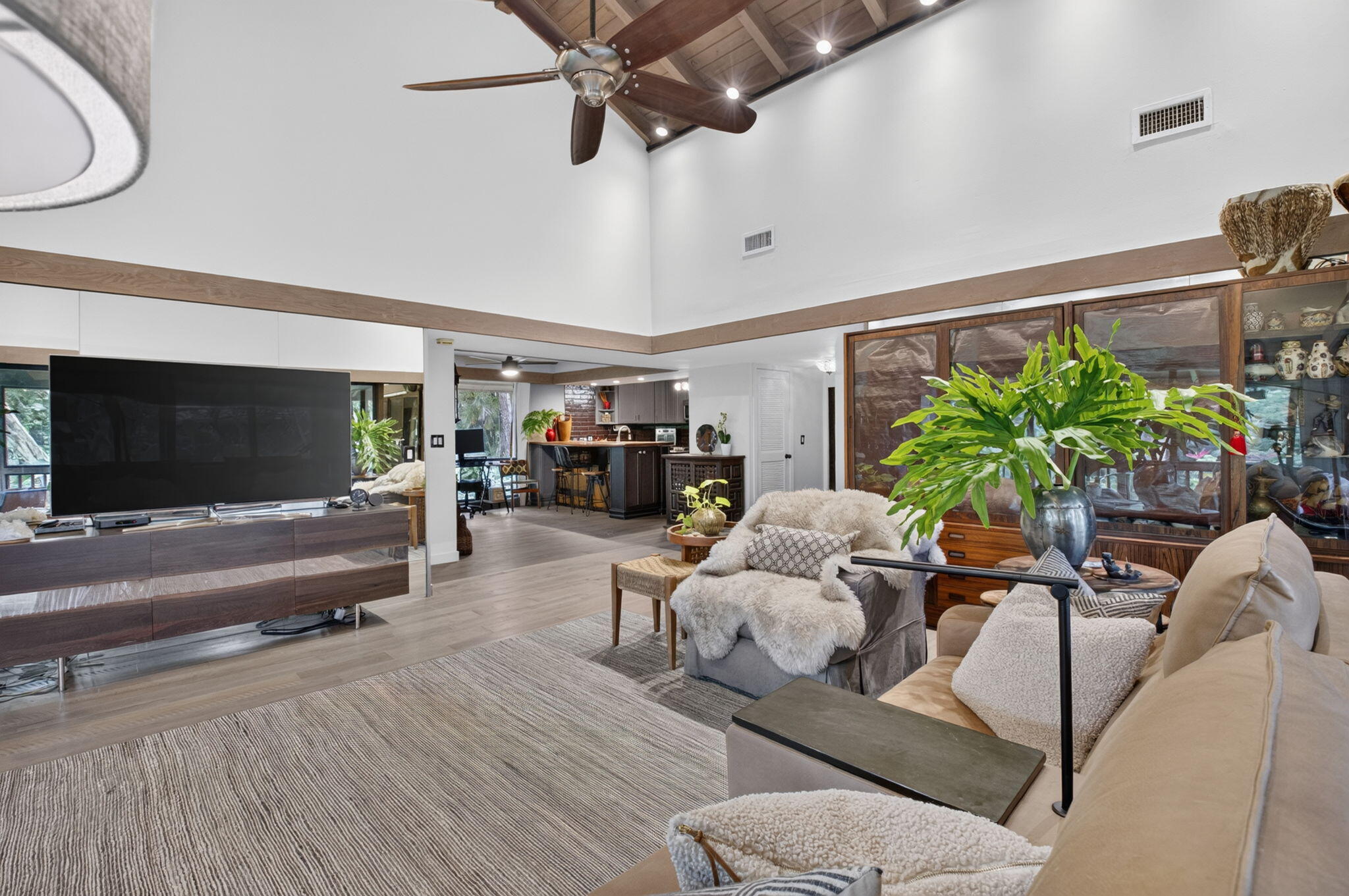 6957 Rain Forest Drive E 4 U Property Photo 10