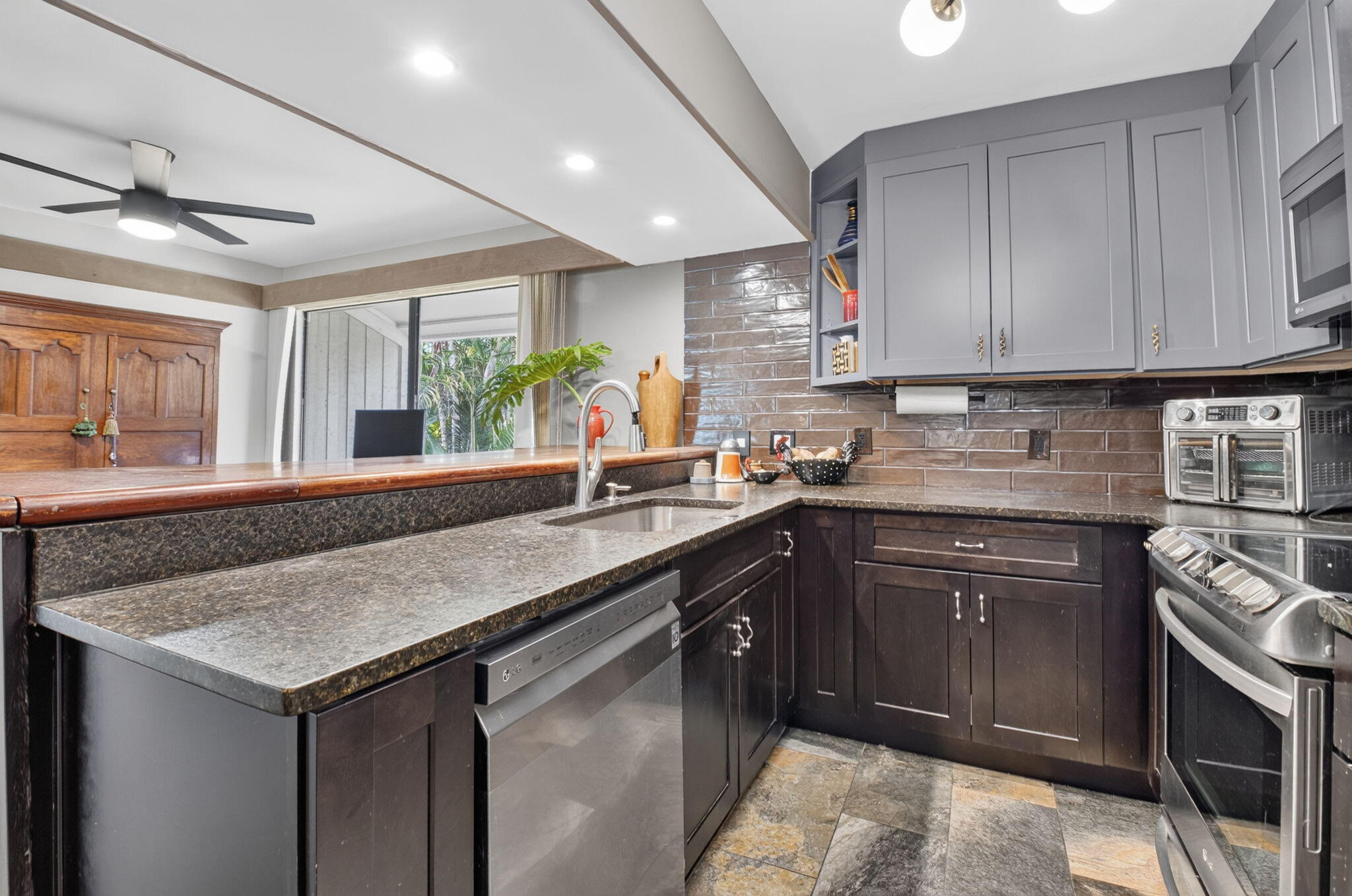 6957 Rain Forest Drive E 4 U Property Photo 15