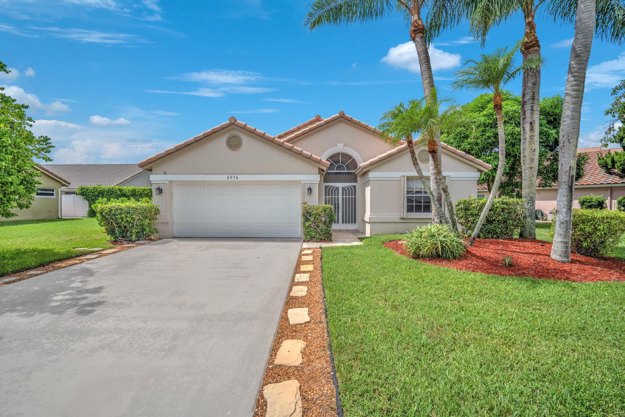 8576 Windy Circle Property Photo 1