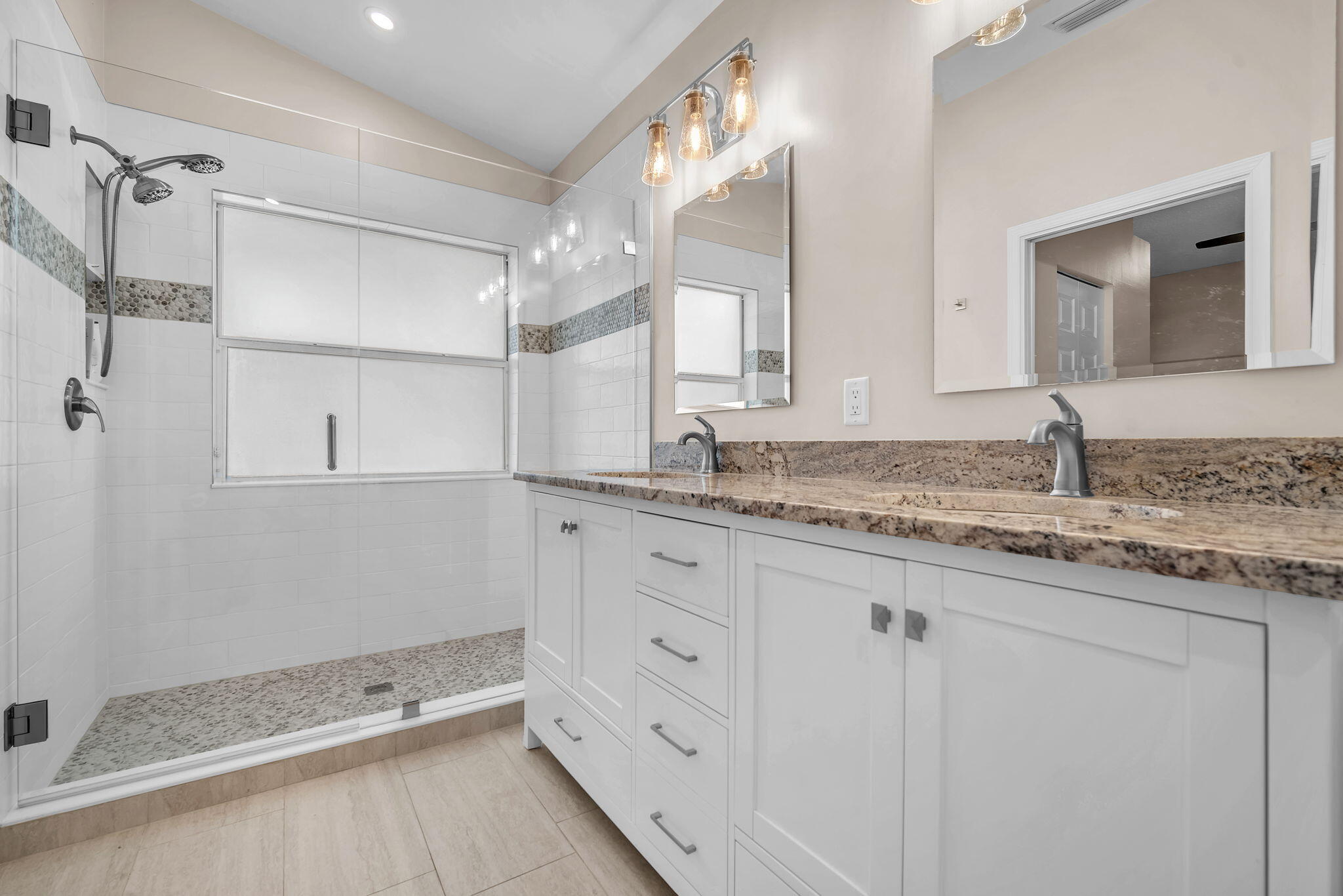 8576 Windy Circle Property Photo 7