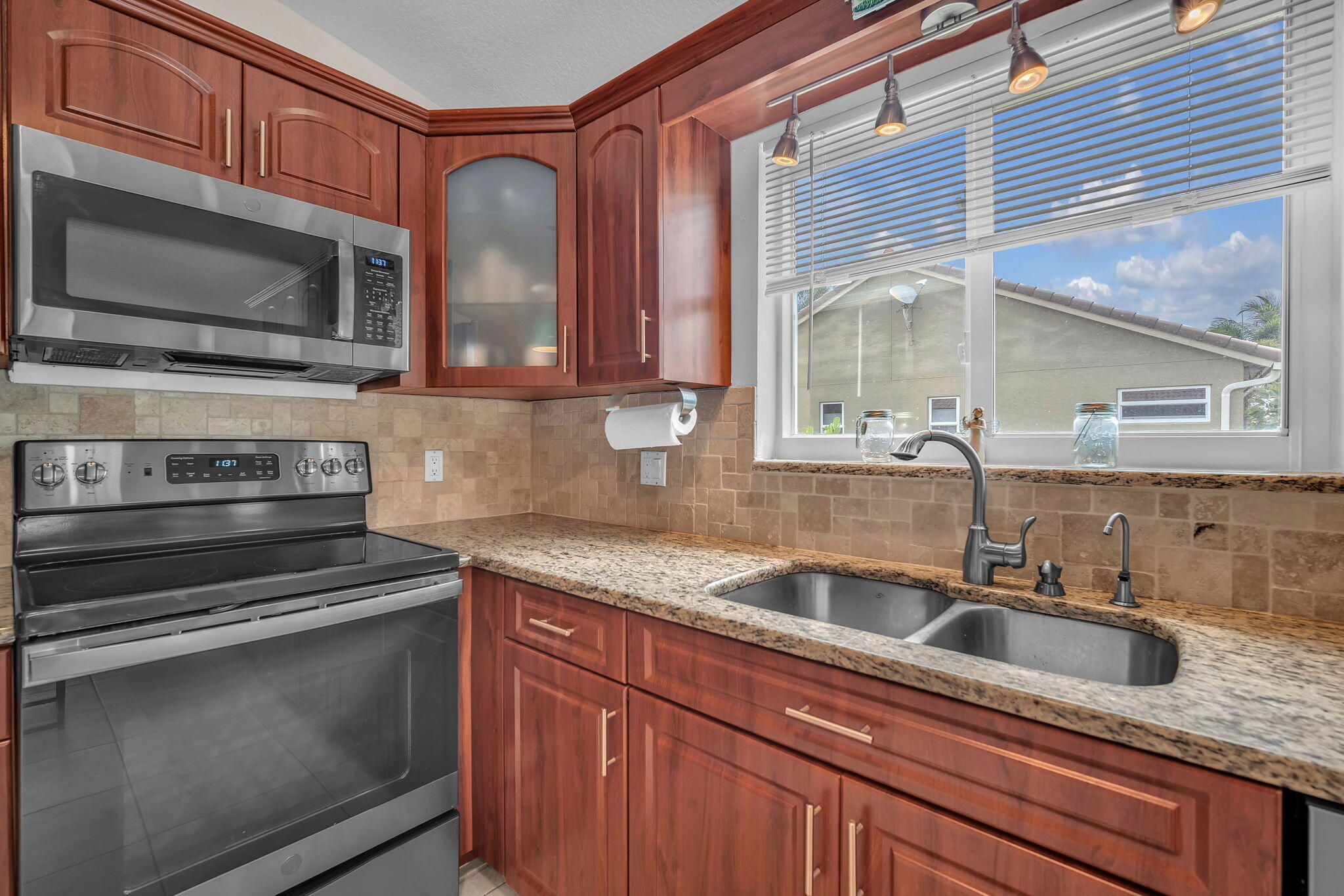 8576 Windy Circle Property Photo 18