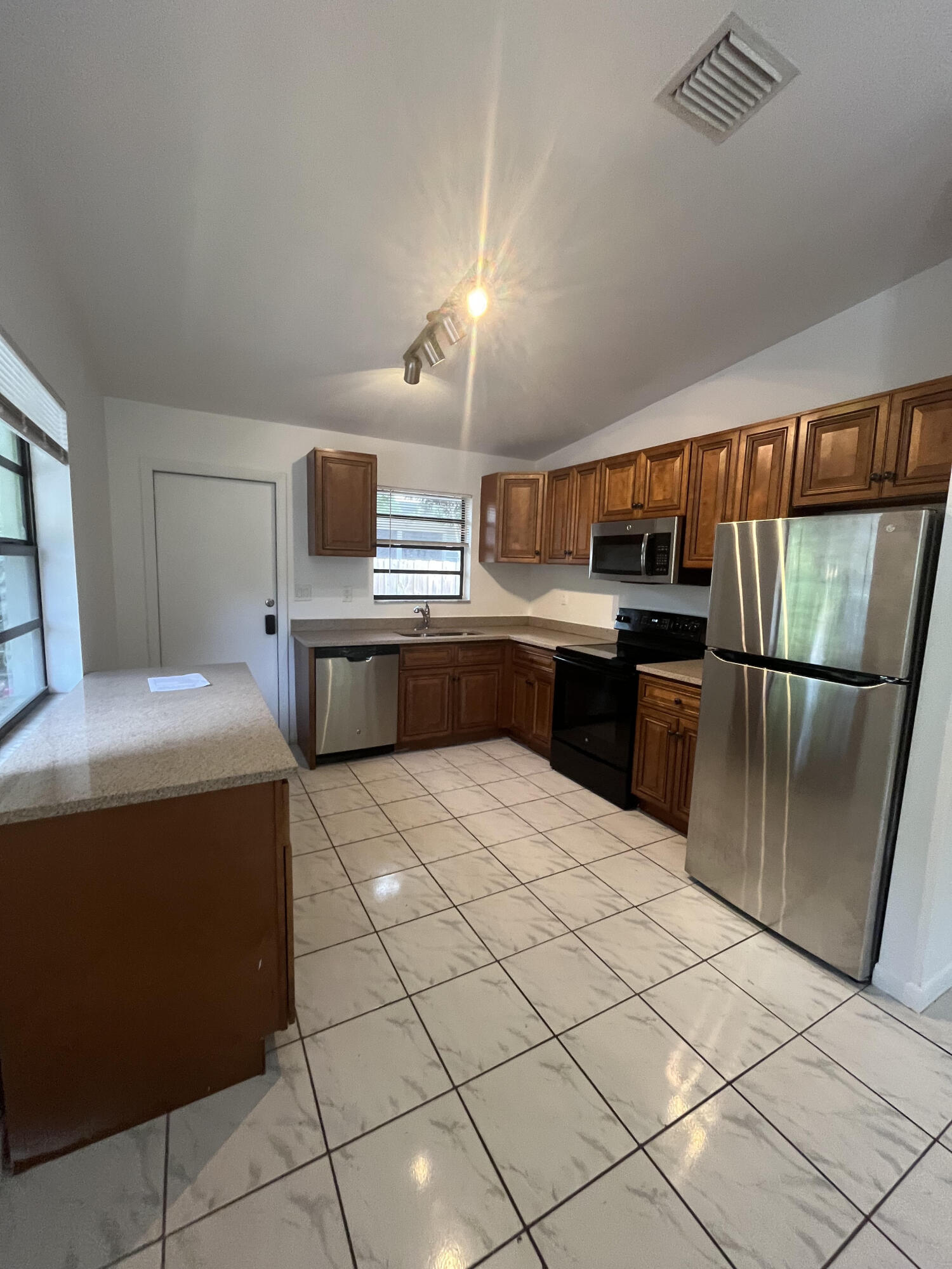 1201 N 17TH Avenue 1 Property Photo 1