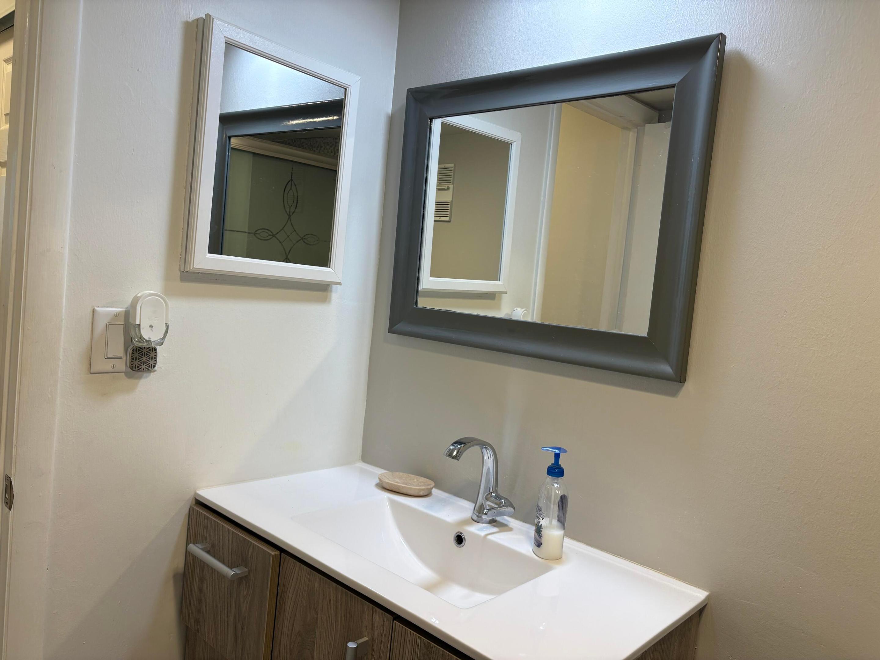 8900 Washington Boulevard Ph12 Property Photo 14