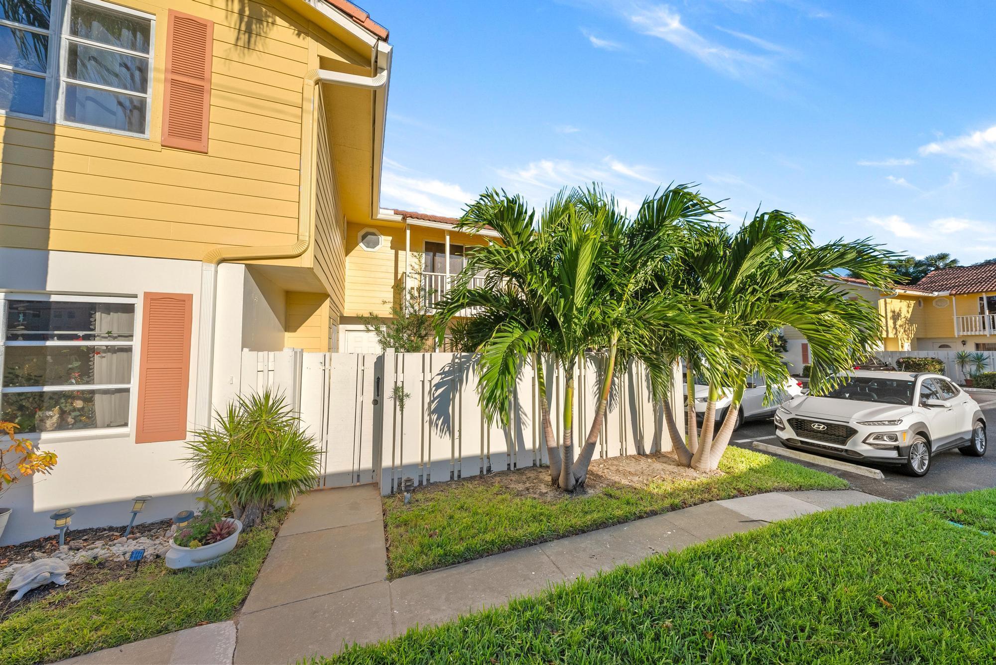 169 Seabreeze Circle Property Photo 1