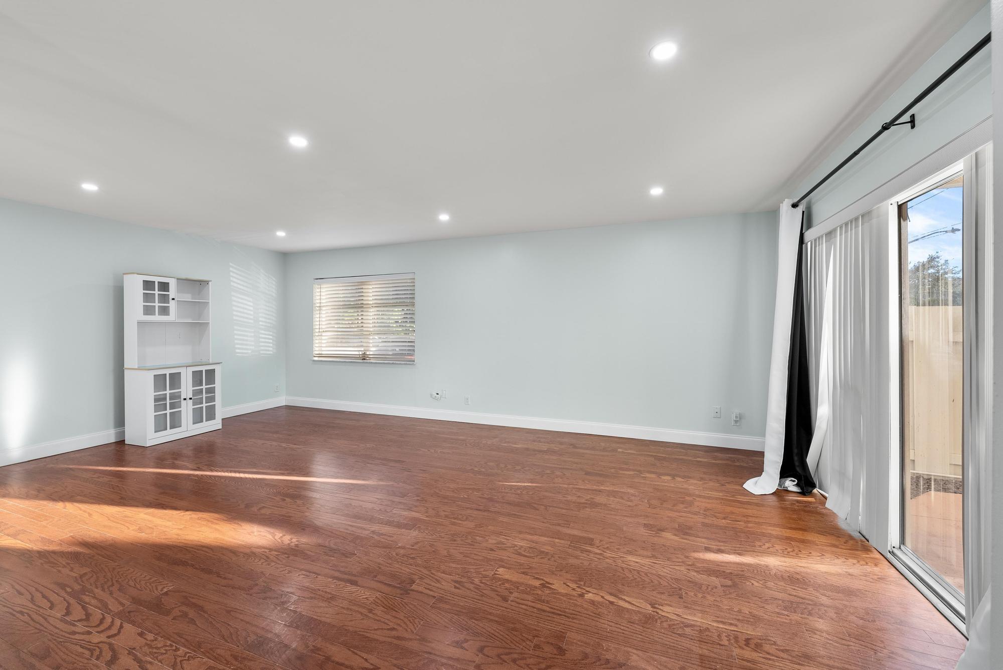 169 Seabreeze Circle Property Photo 11