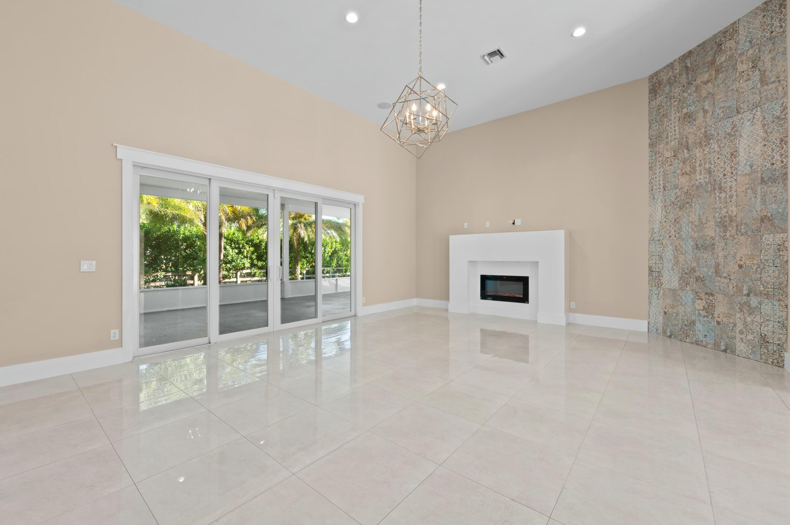 15503 Temple Boulevard Property Photo 10