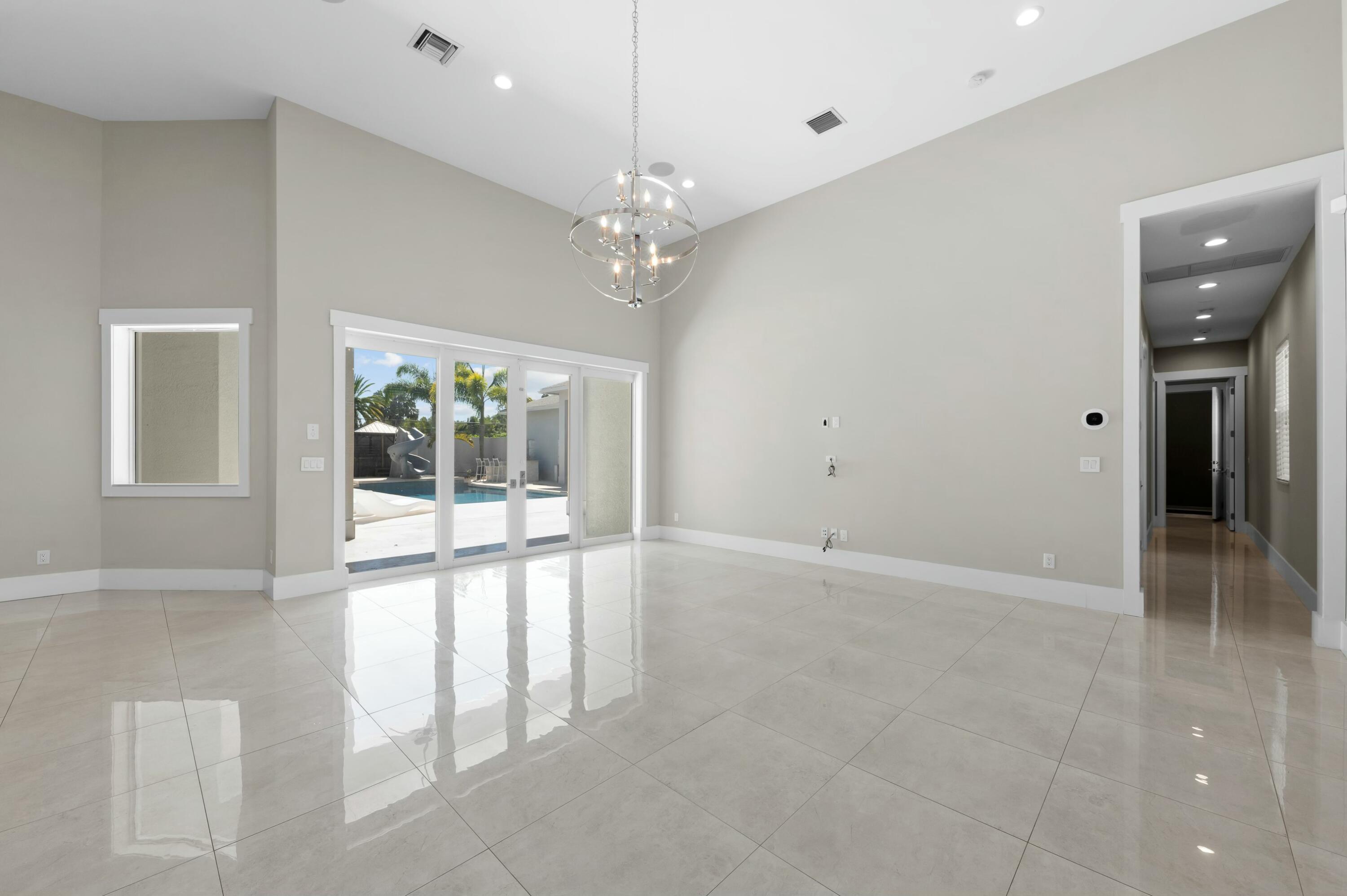 15503 Temple Boulevard Property Photo 20