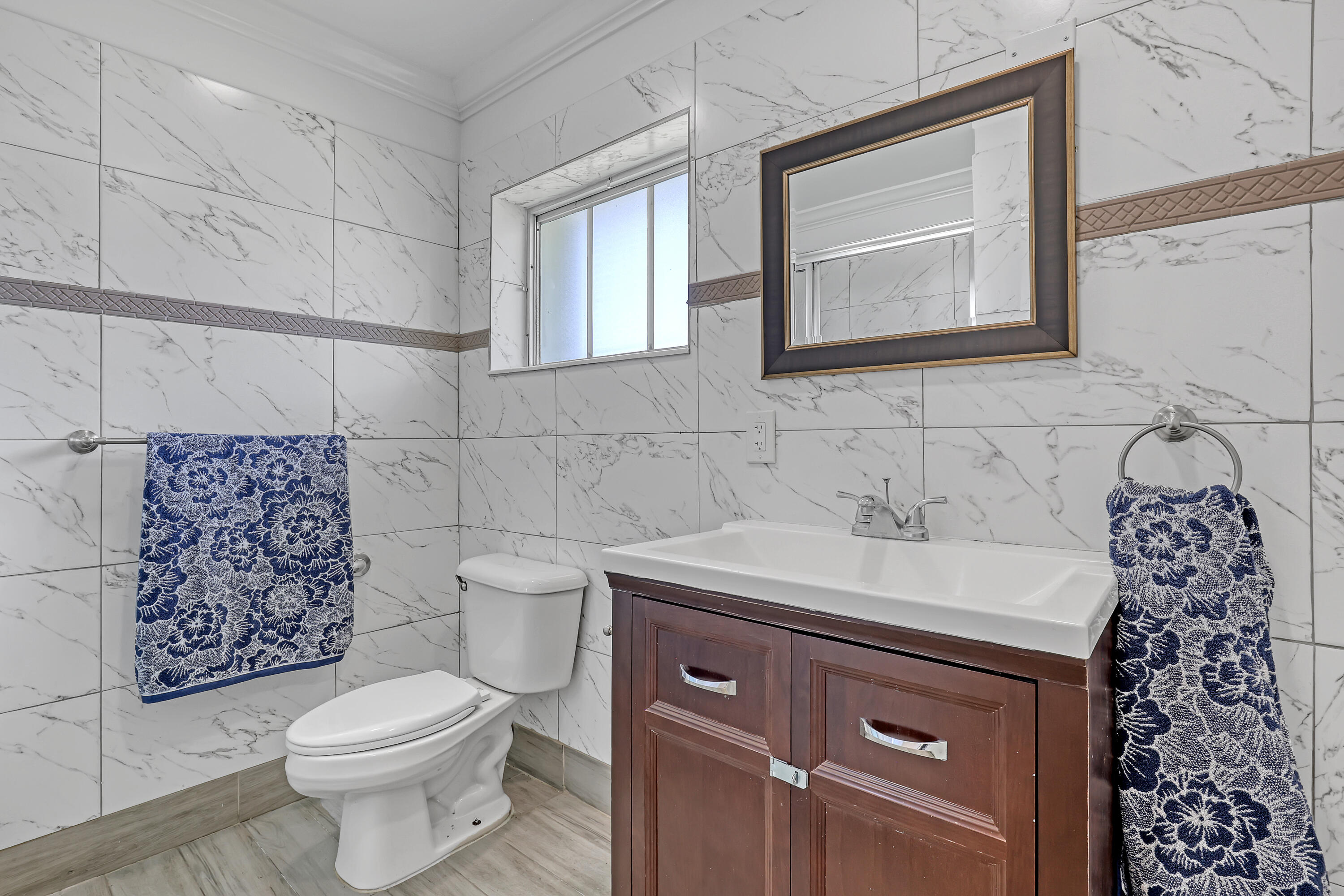 2940 Crosley Drive E Property Photo 9
