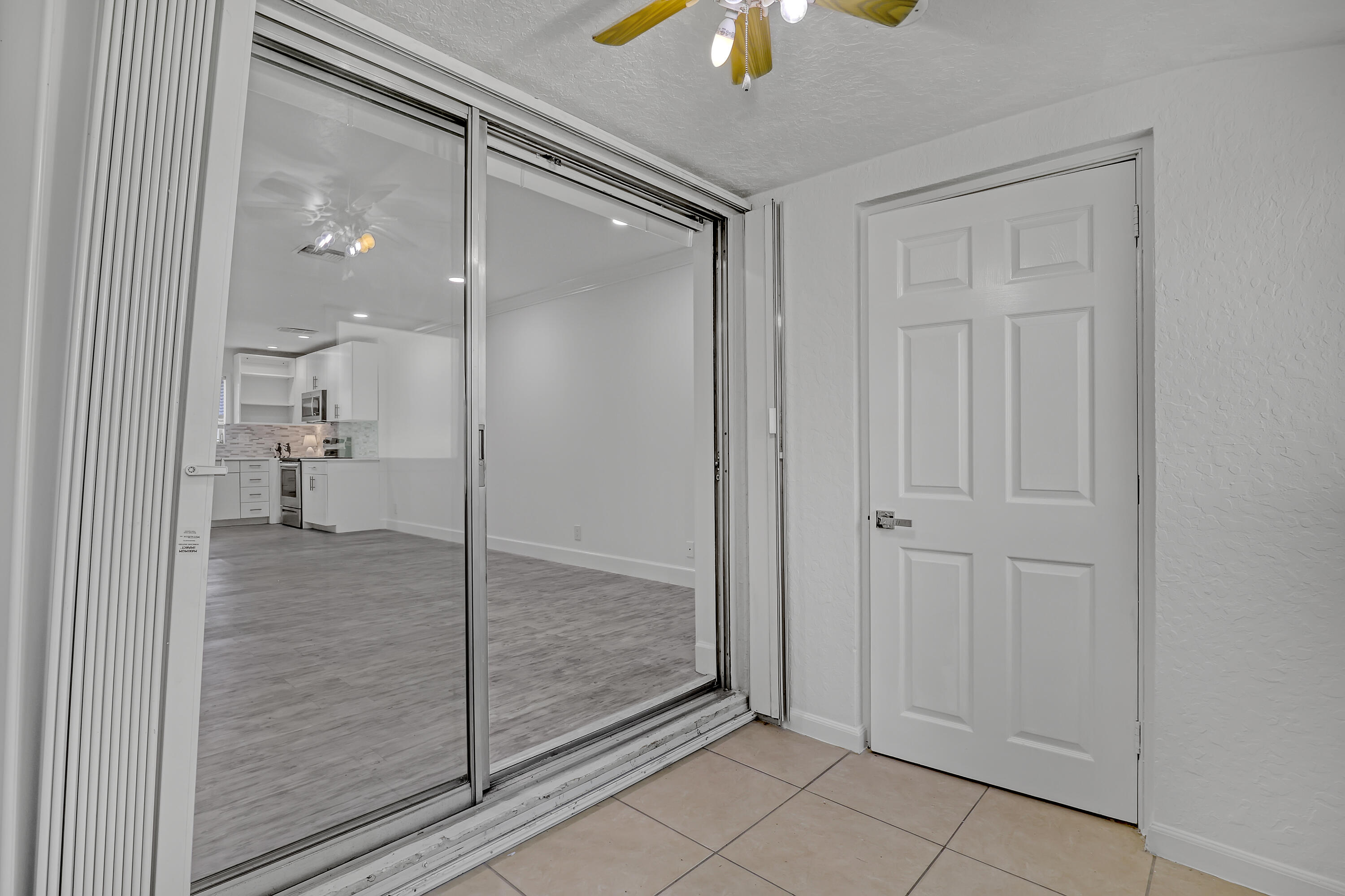 2940 Crosley Drive E Property Photo 17