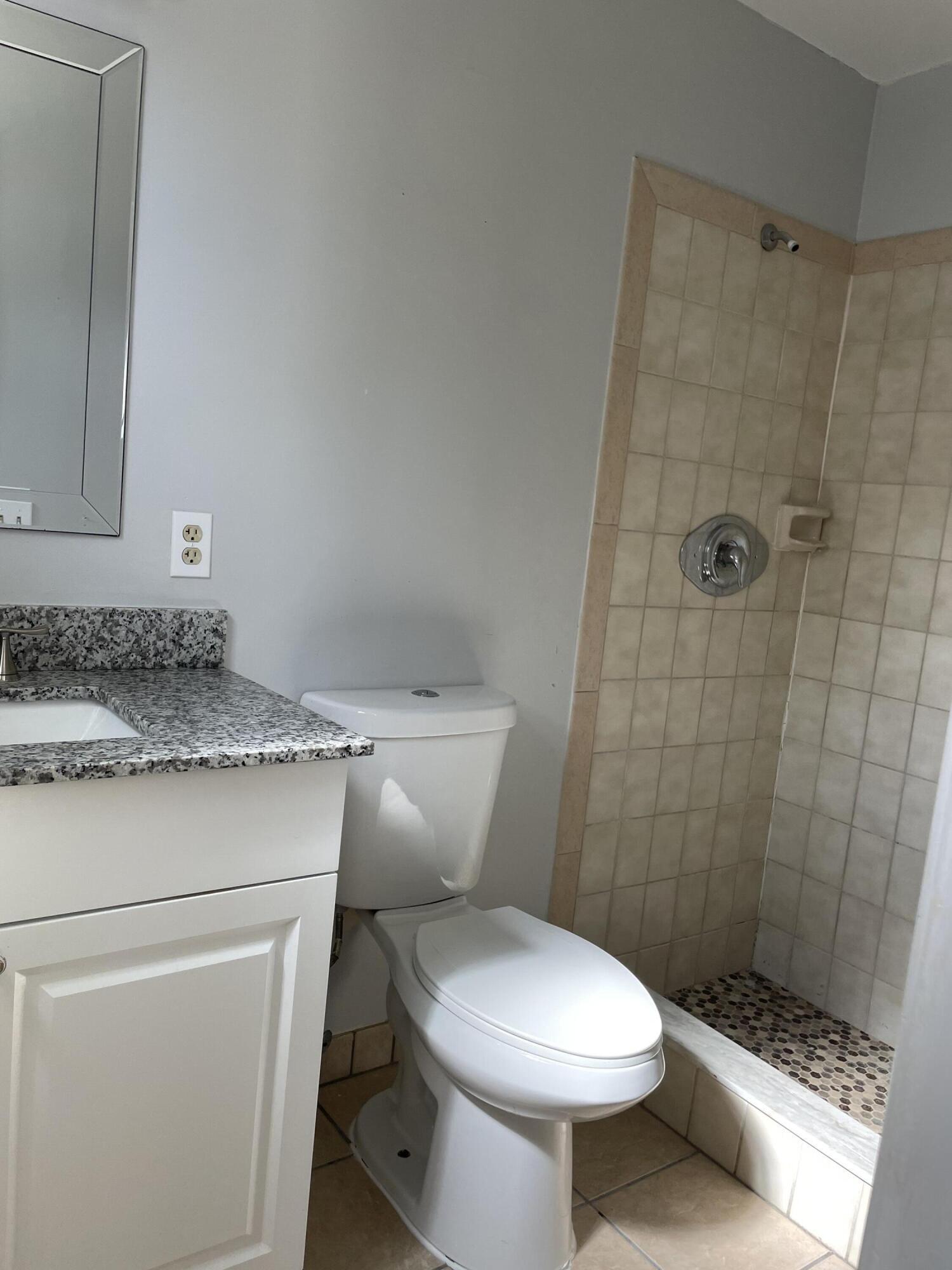 9037 Se Hobe Ridge Avenue Property Photo 7