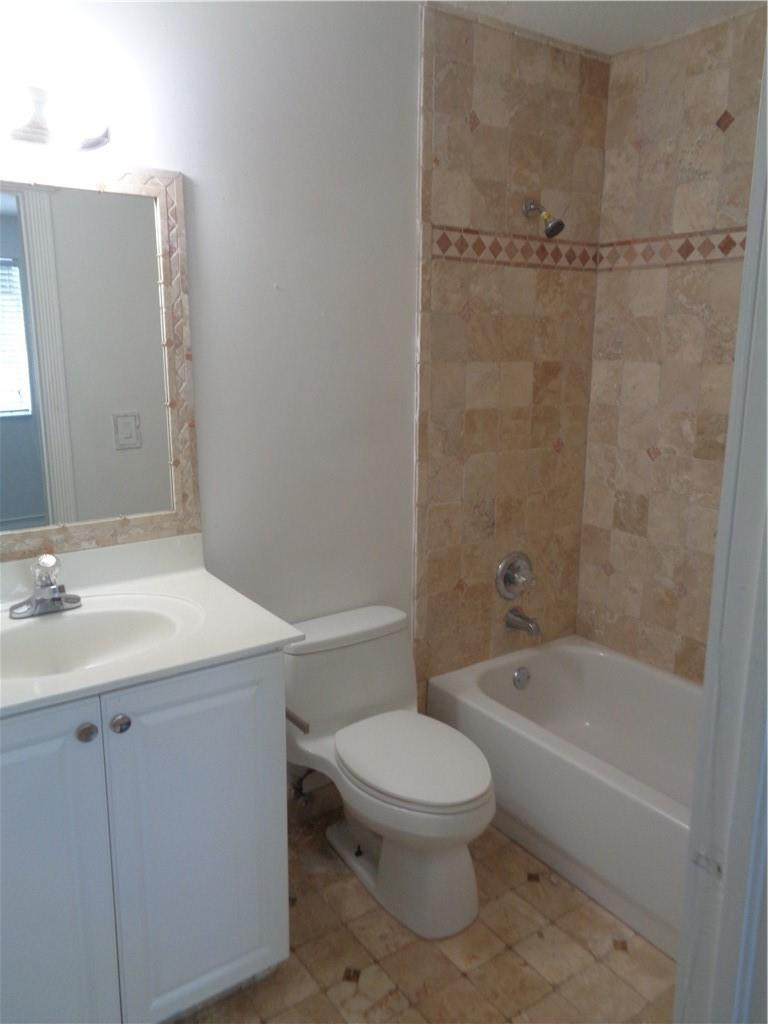 11379 Nw 34th Place Property Photo 4