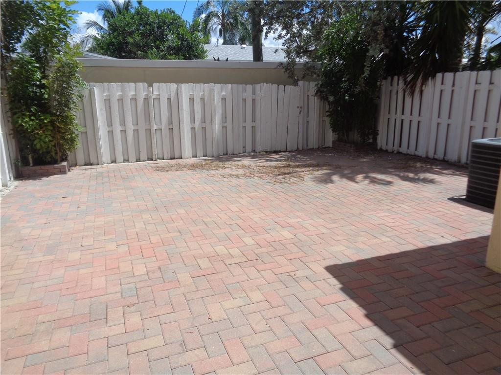 11379 Nw 34th Place Property Photo 15