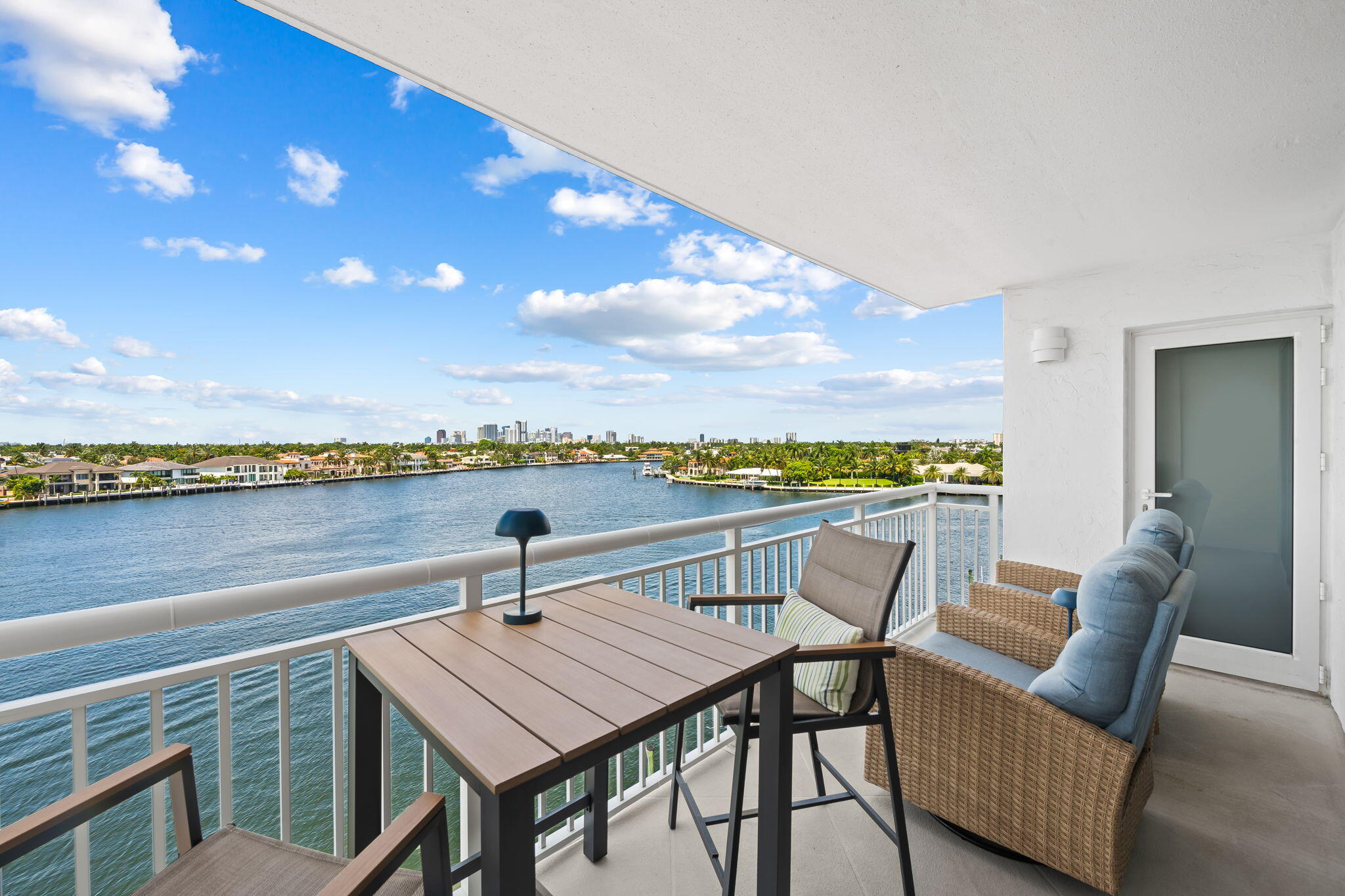 511 BAYSHORE Drive 603 Property Photo 1