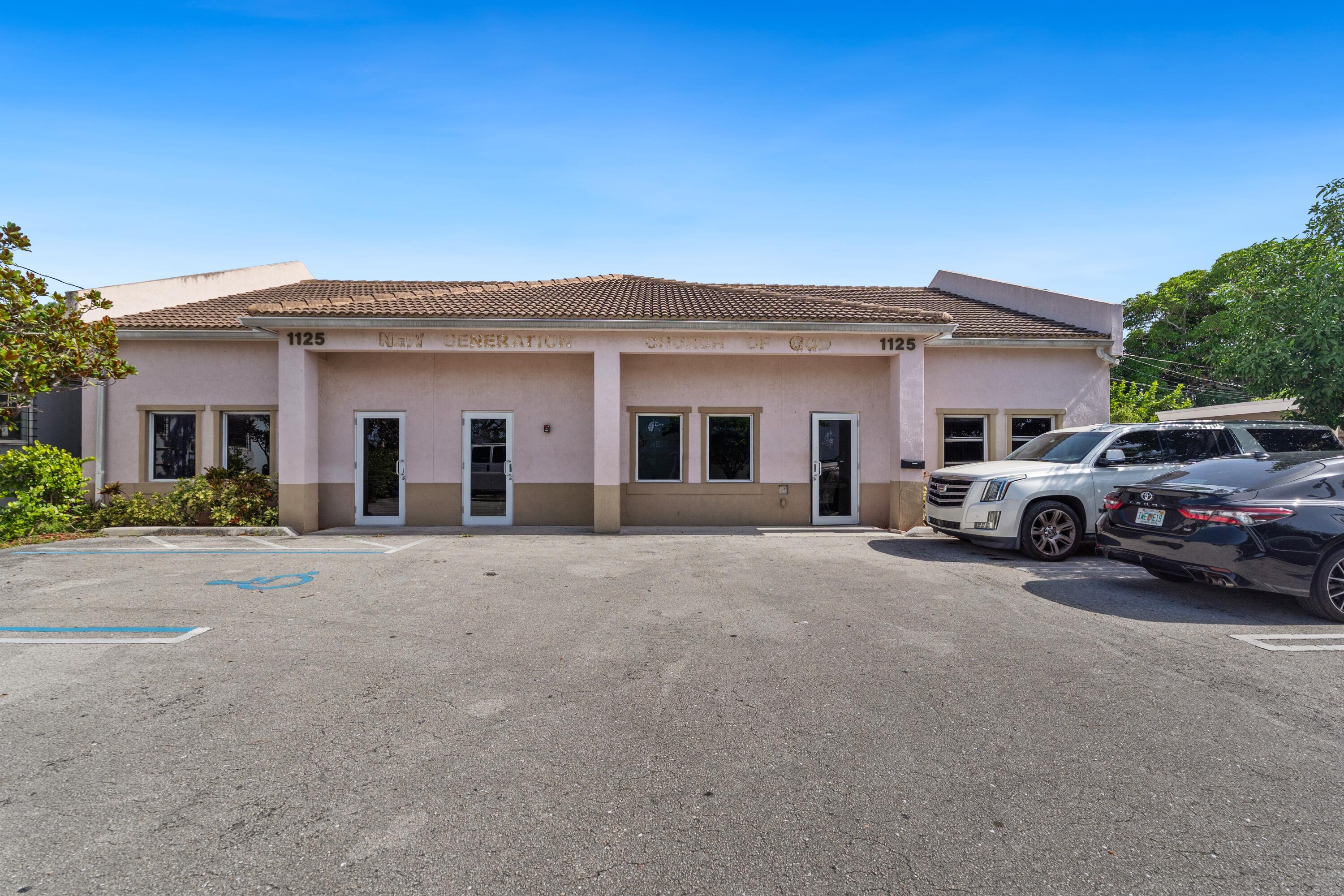 1125 Crestwood Boulevard Property Photo 1