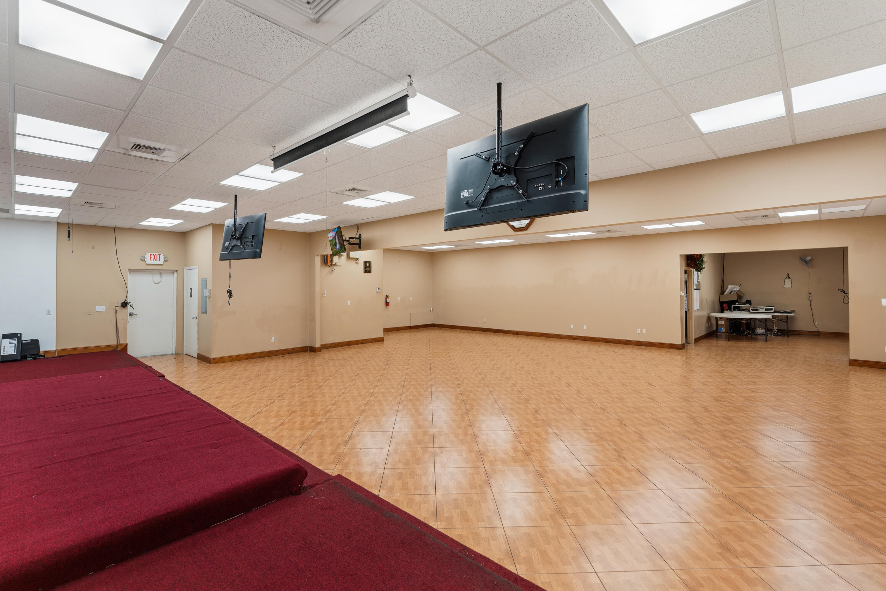 1125 Crestwood Boulevard Property Photo 8