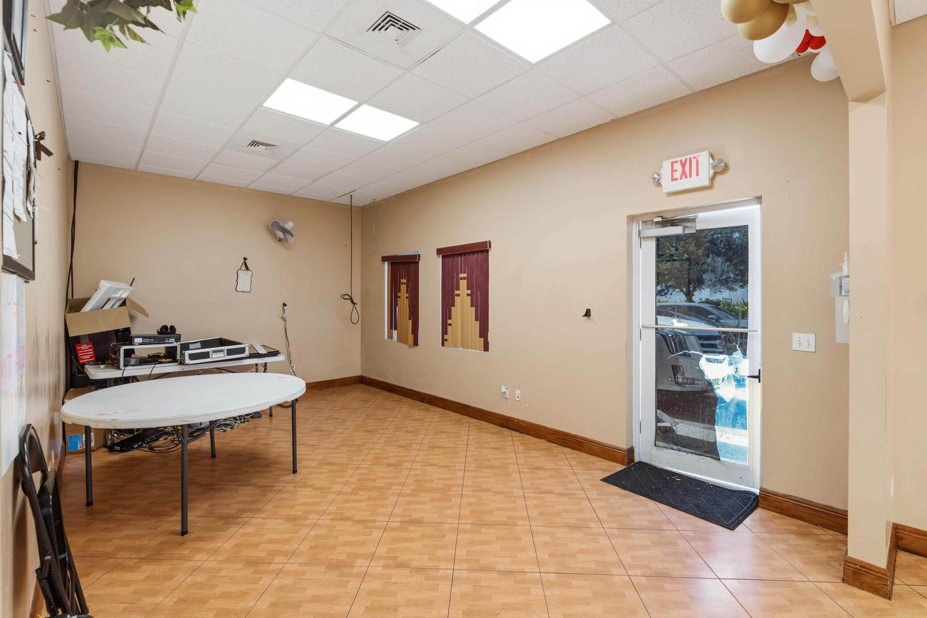 1125 Crestwood Boulevard Property Photo 10