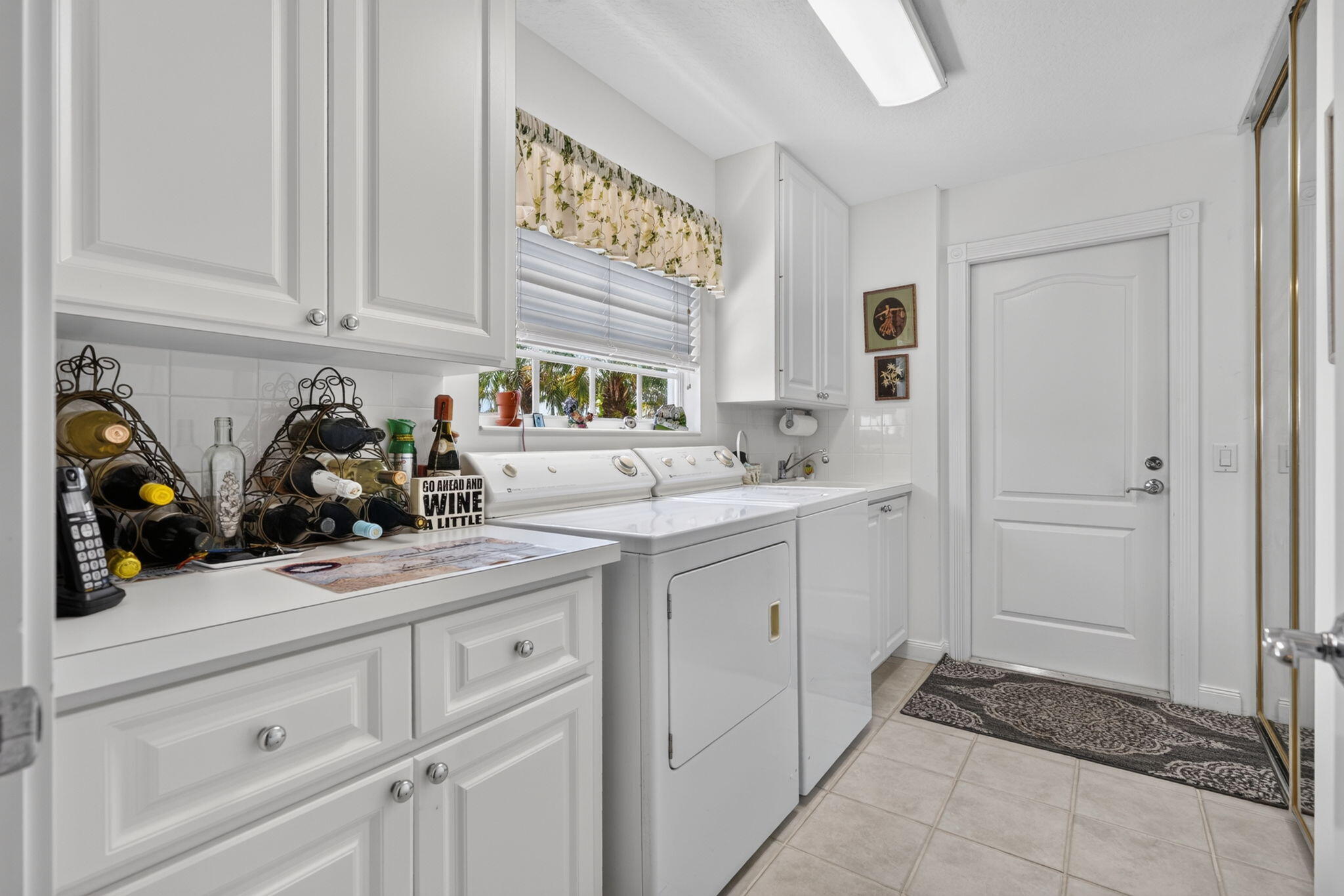 3483 Se Cormorant Place Property Photo 7